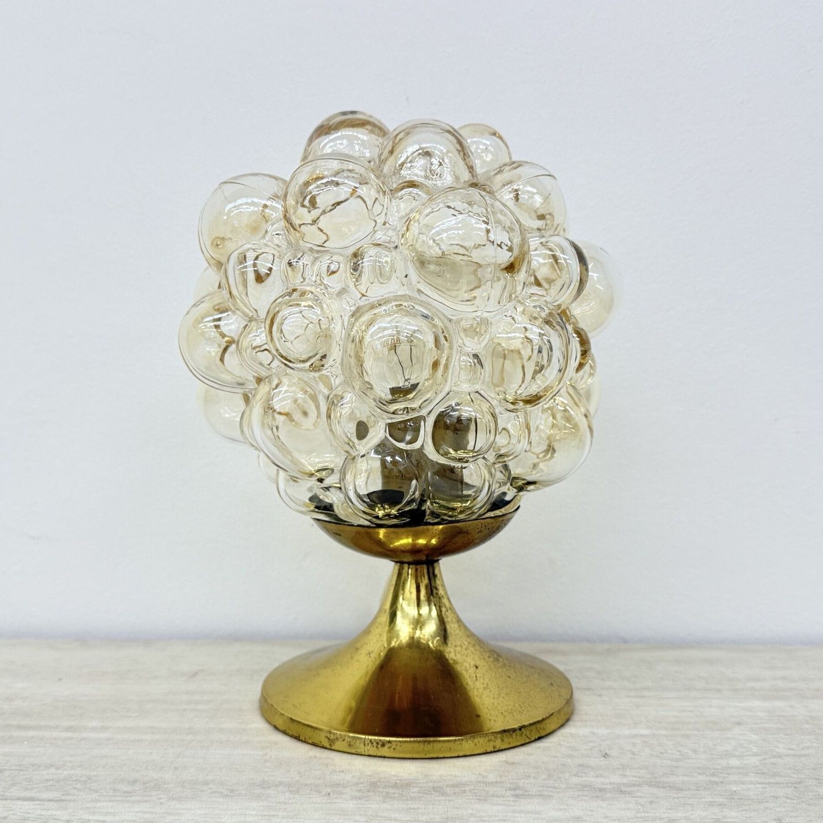 photo vinterior Helena Tynell Glass Bubble Tafellamp, Jaren 1970