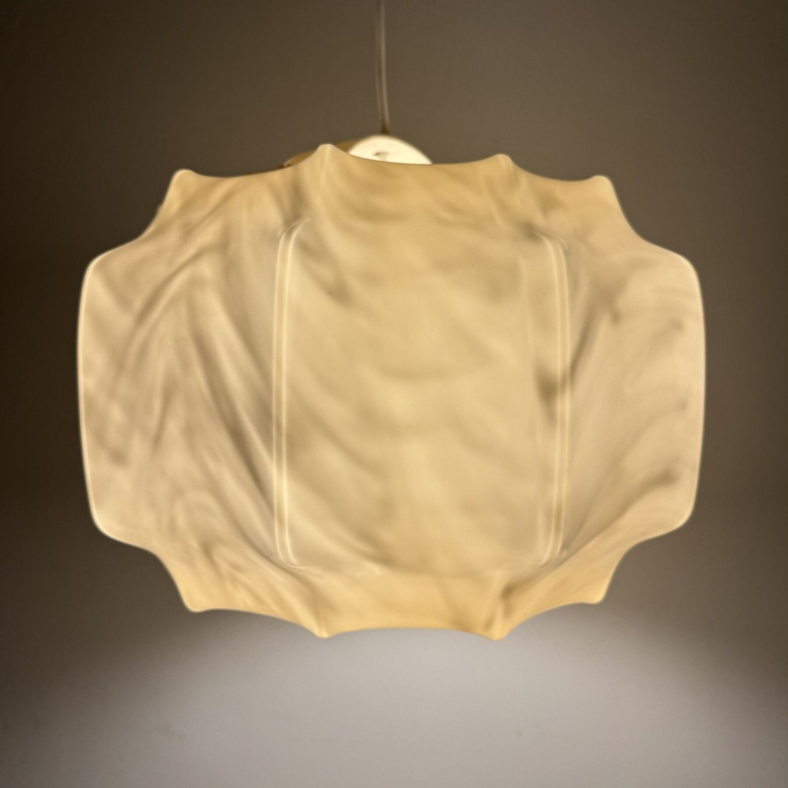 Mid Century Design Plastic Cocon Hanglamp, Jaren 1970 photo for sale