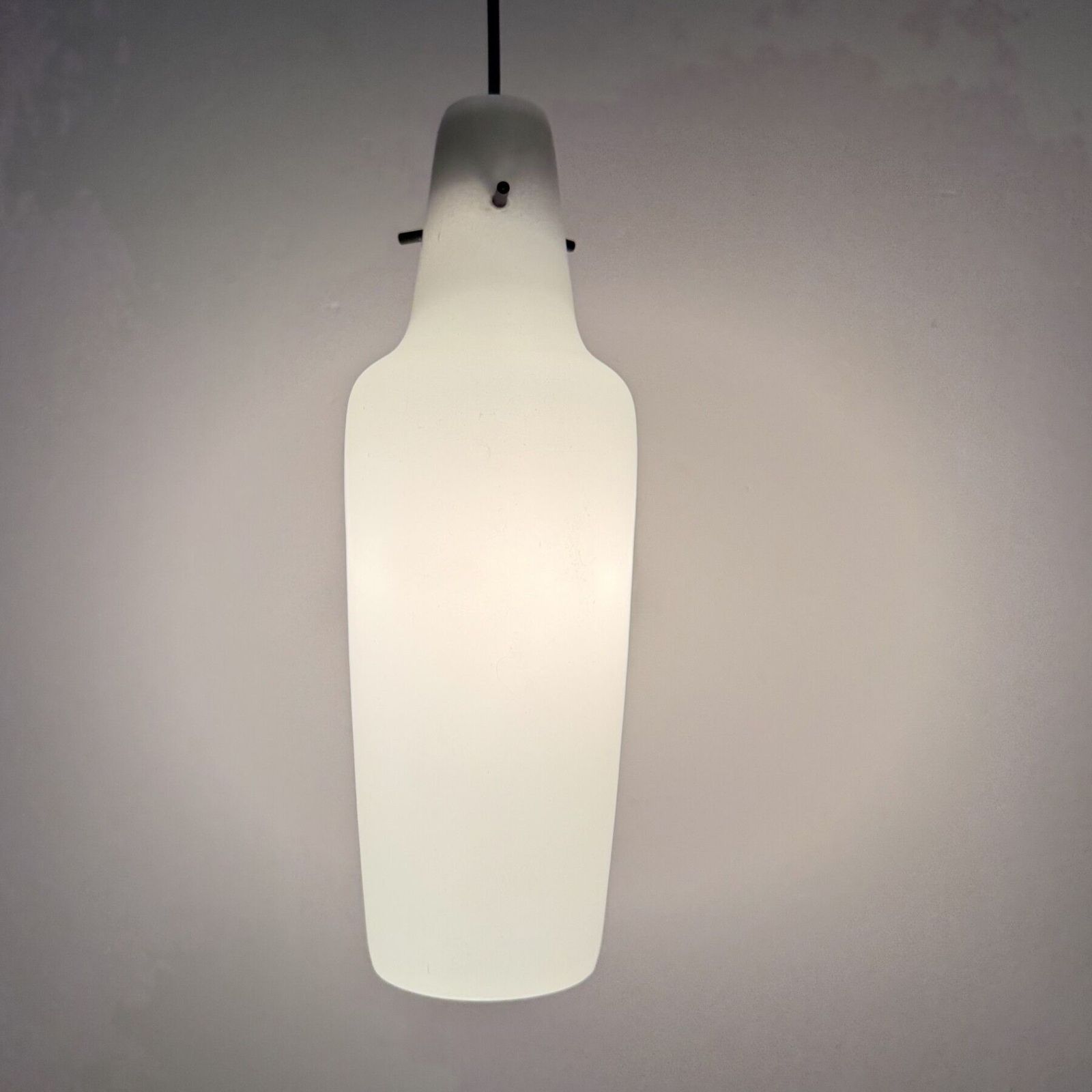 Mid Century Grijze Glazen Hanglamp, Ca. Jaren 1960, Scandinavisch photo furniture