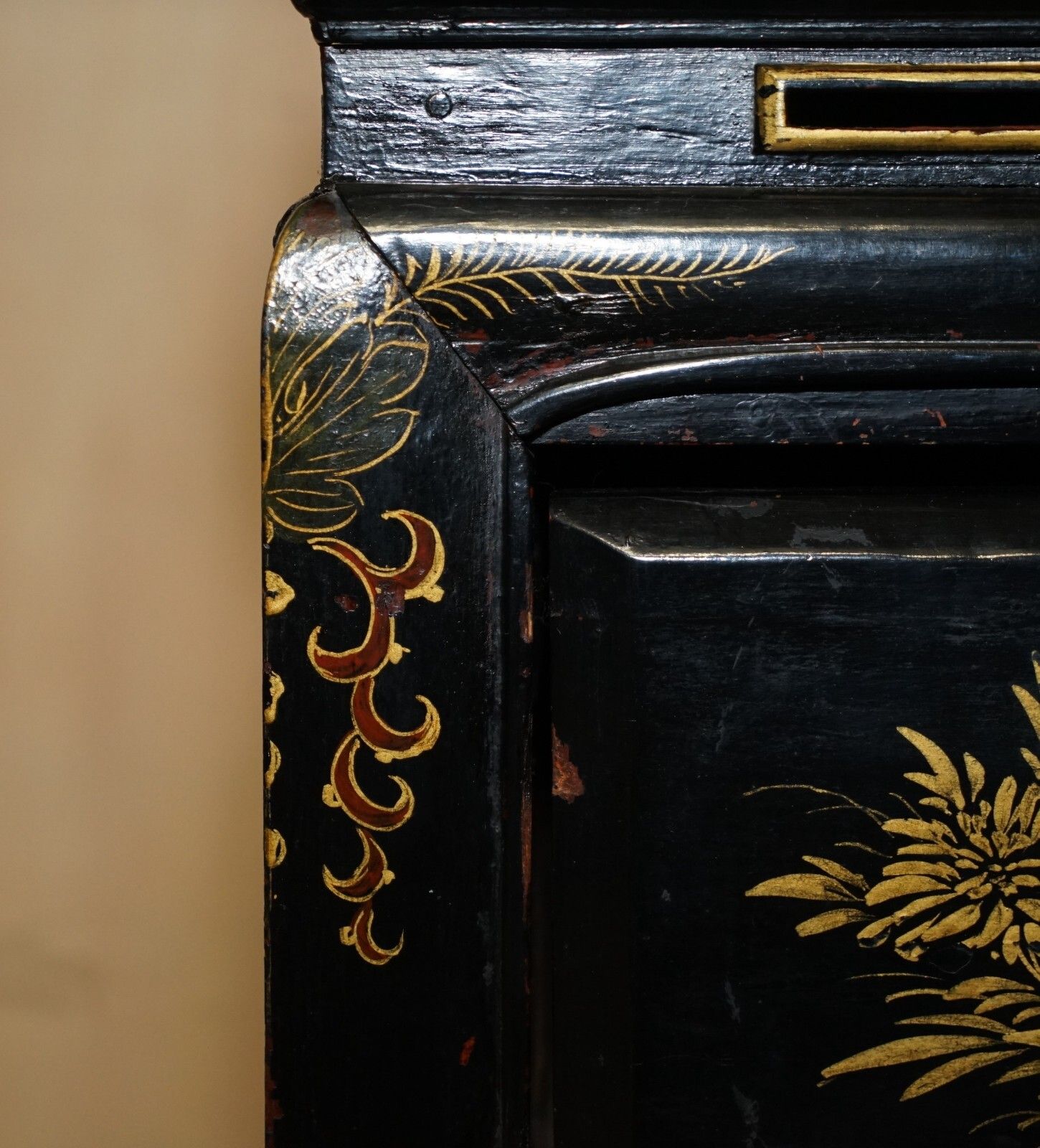 Antique Victorian Circa 1880 Chinese Chinoiserie Lacquered Side End Lamp Table photo vinterior