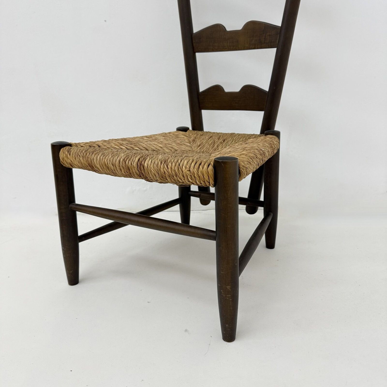 photo buy Gio Ponti Haardstoel Met Ladderleuning In Walnoot Voor Casa E Giardino, Italië, Jaren 1930
