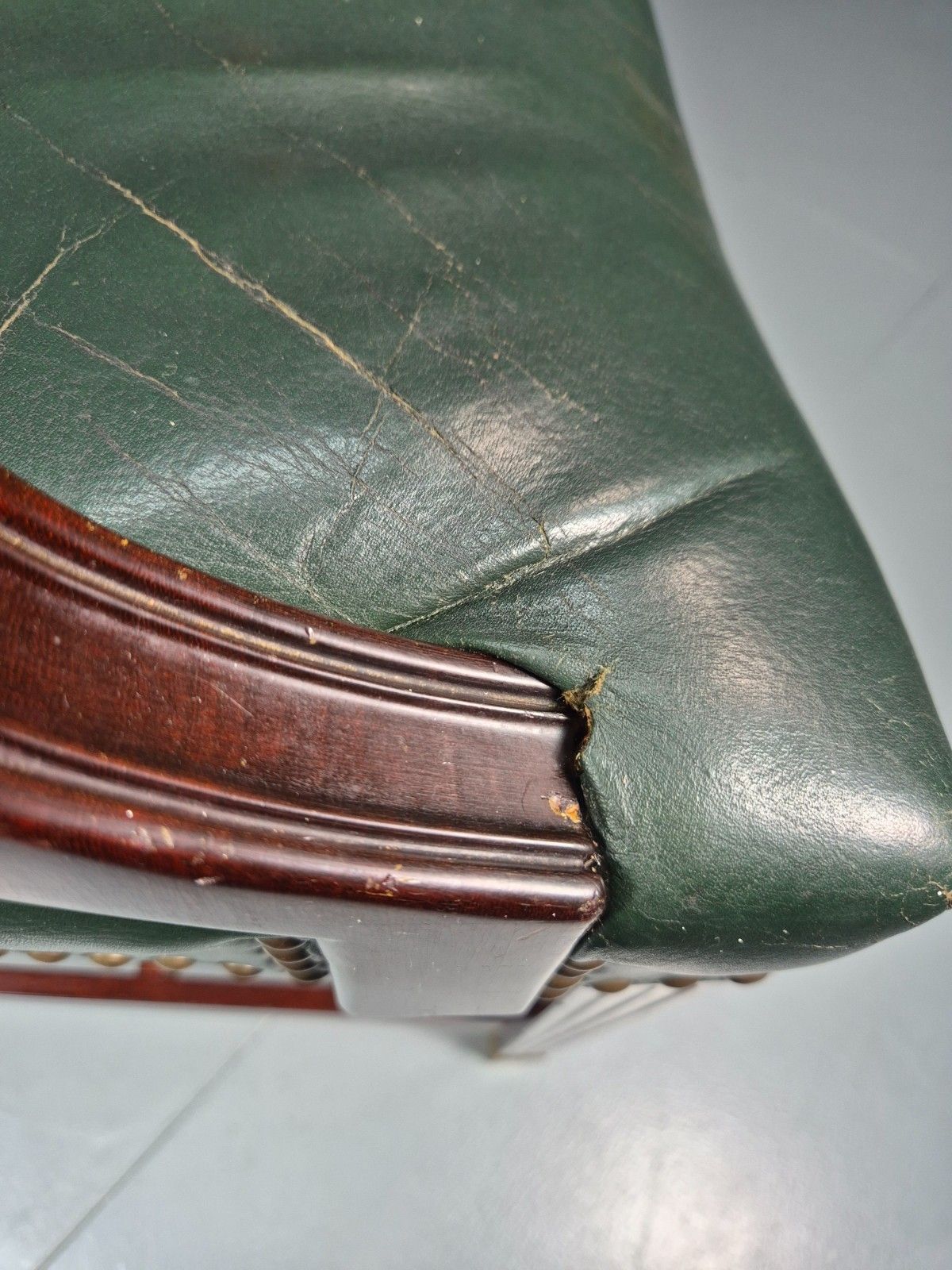photo vinterior Georgian Style Elbow Chair Green Leather Mahogany Frame Danish 1970 Eb10809 Vlea