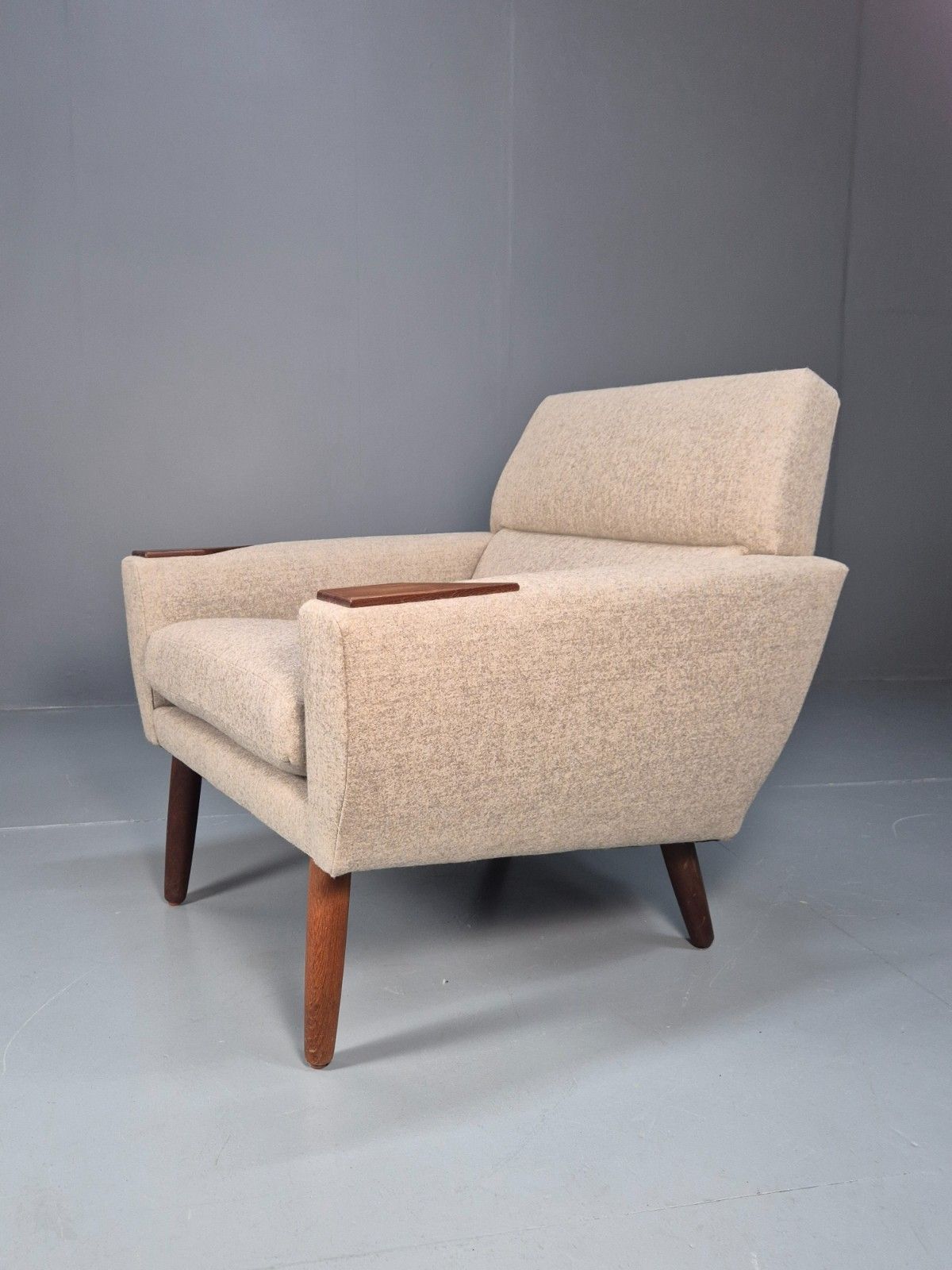 Mid Century Danish Lounge Chair New Upholstery Teak Paws And Legs Eb10726 Mnor photo furniture