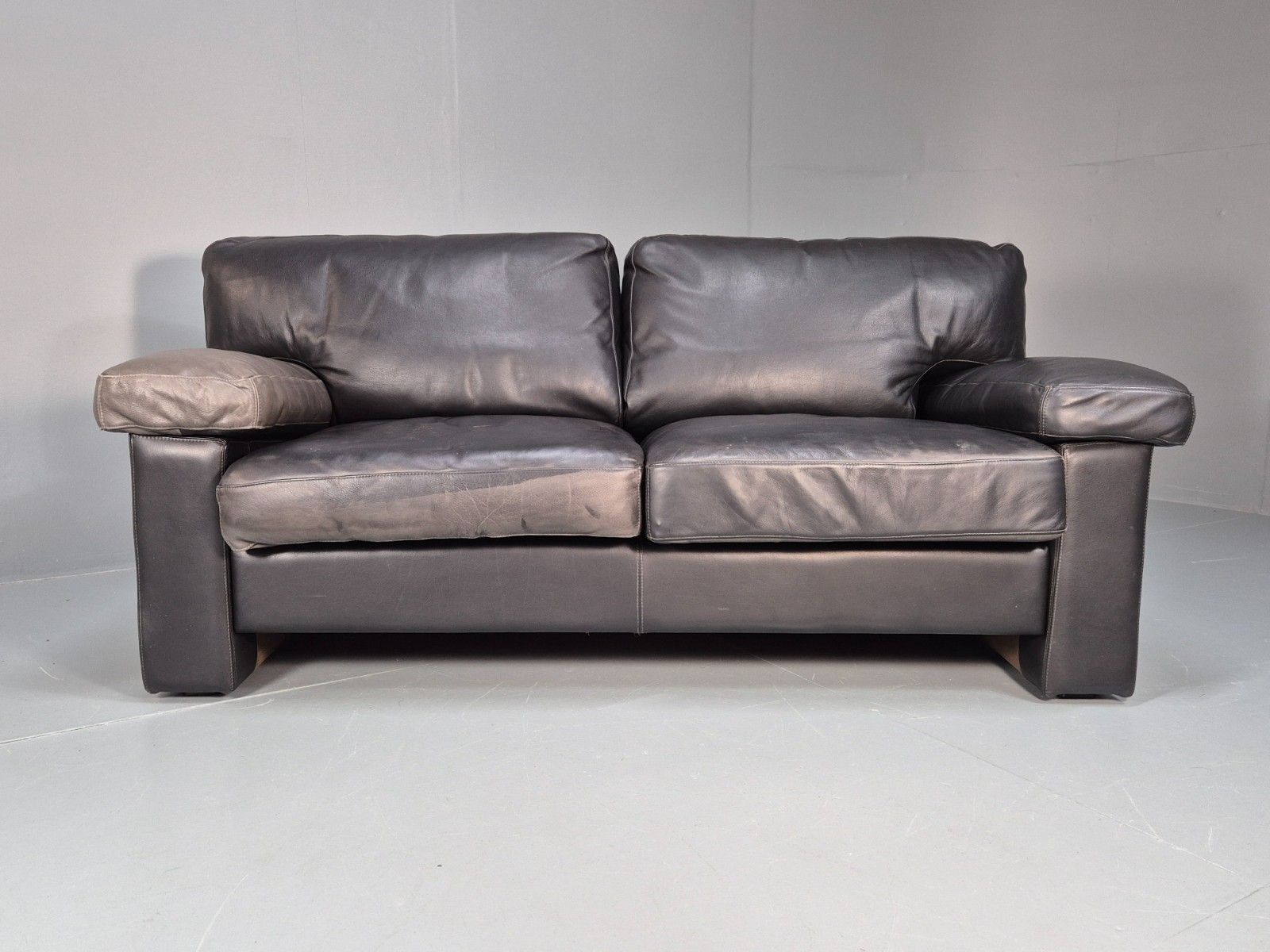 1980s Two Seater Sofa Faded Black Leather Boxy Style Retro Danish Eb10714 M2ss photo vinterior