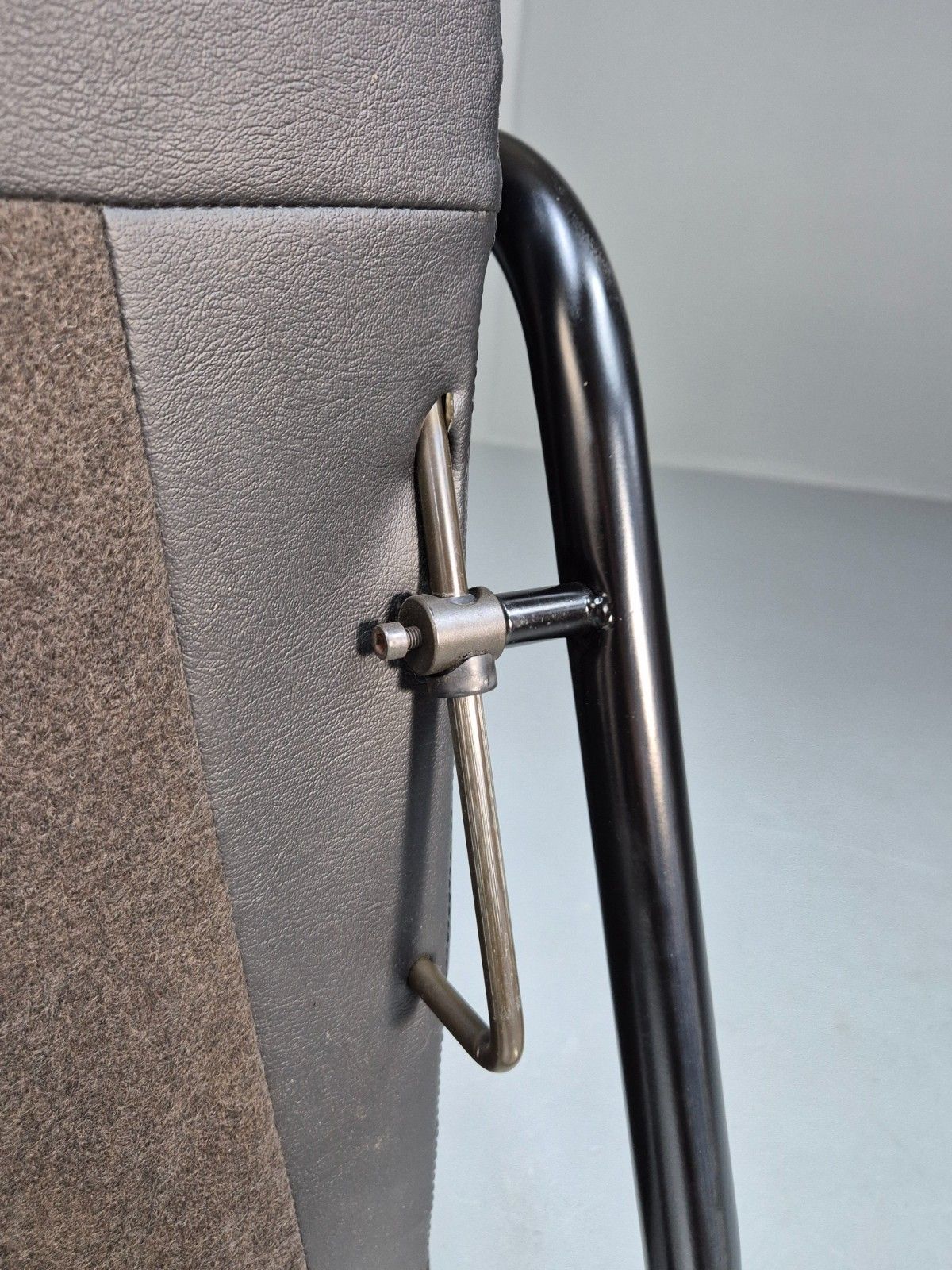 photo buy Vintage Danish 1980 Leather And Vinyl Swivel And Recline Chair Retro Eb9894 Mswi