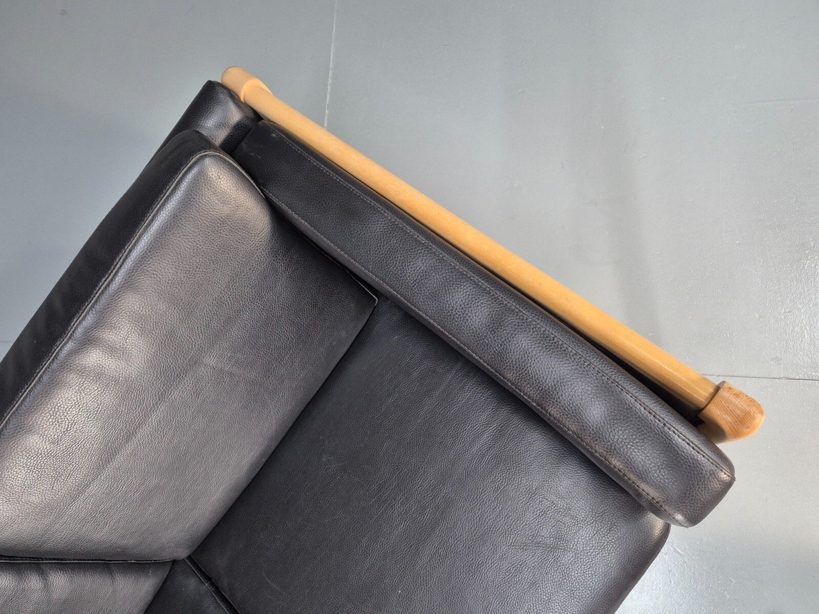 Vintage Danish 2 Seart Sofa Black Leather Wood Ends 1980s Retro Mcm Eb8629 M2ss photo Furniture