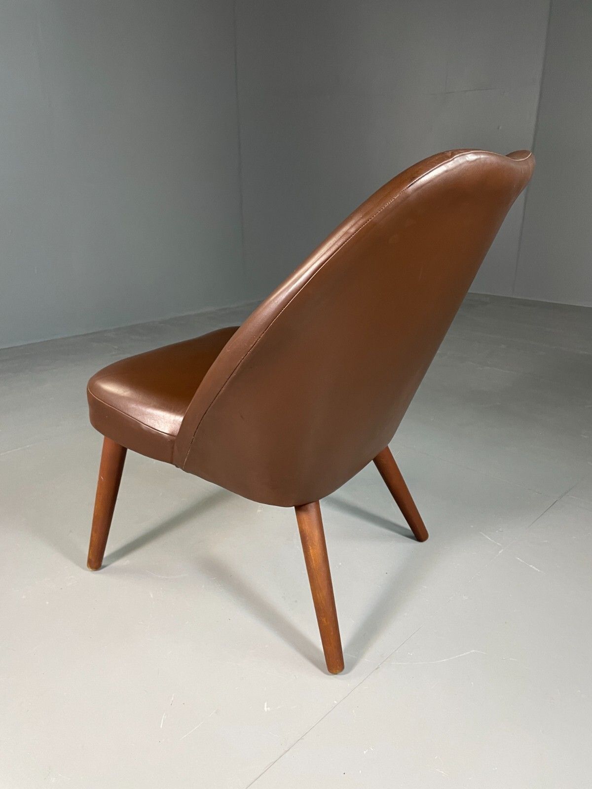 photo for sale Vintage Danish Lounge Chair Brown Leather Circular Form Retro Mcm Eb6586 Mnor