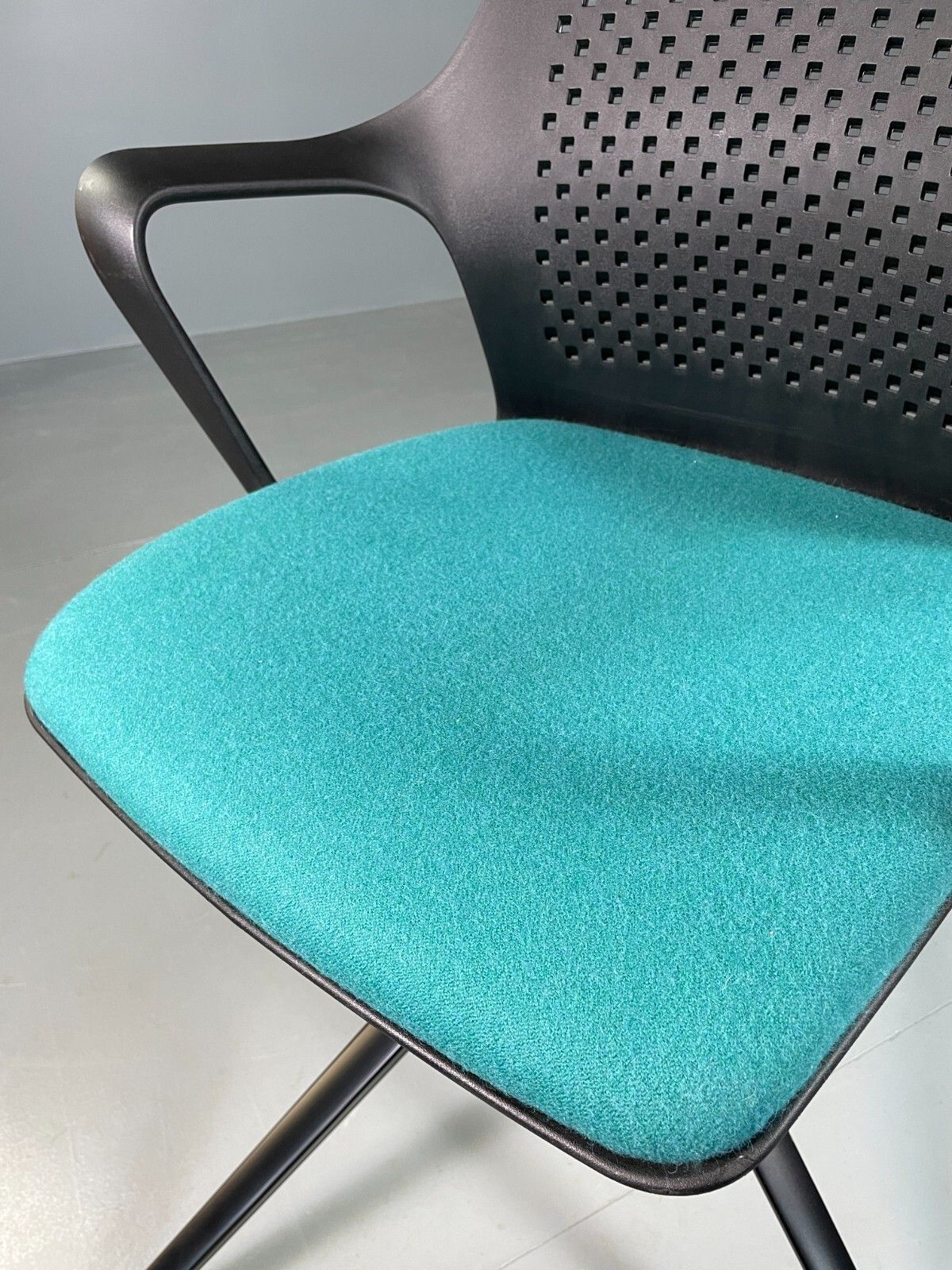 125.0 Vintage Desk Chair Turquoise Black Plastic Calibre Mint 401 Eb6830 Mswi photo