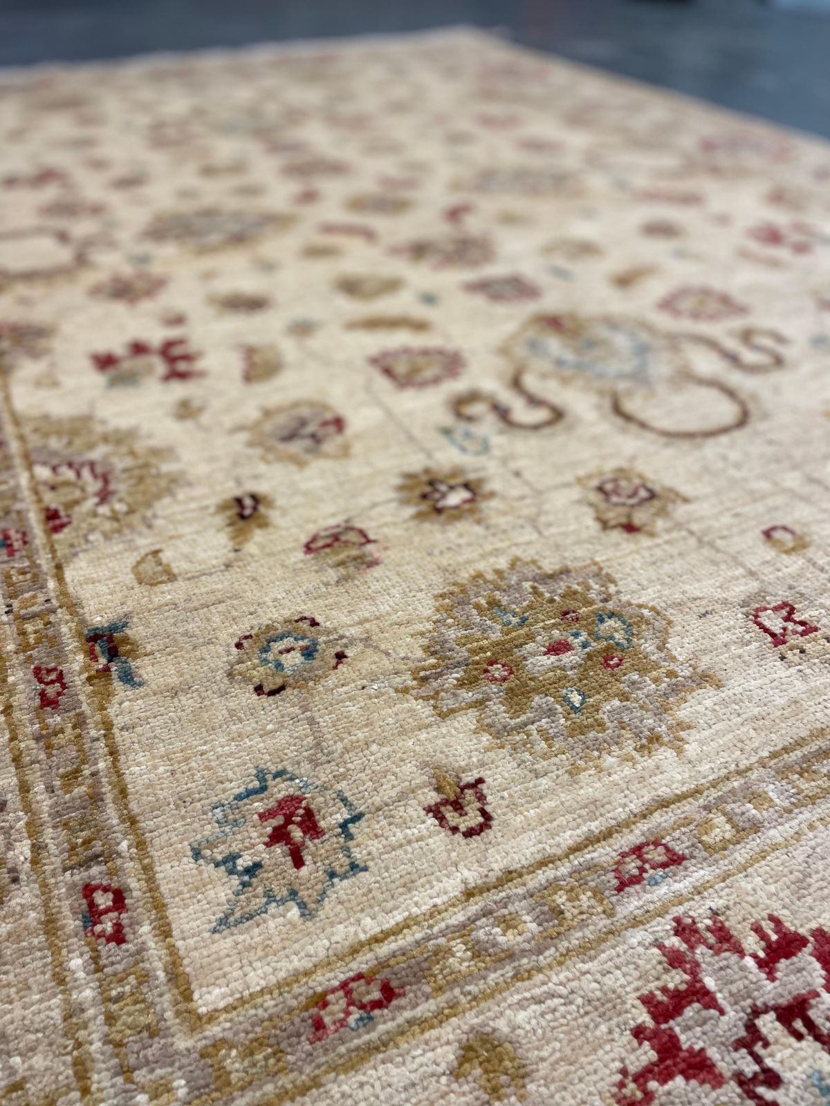 Cream Wool Area Rug, Handwoven Floral Carpet, Traditional Decor 190x128cm photo vinterior