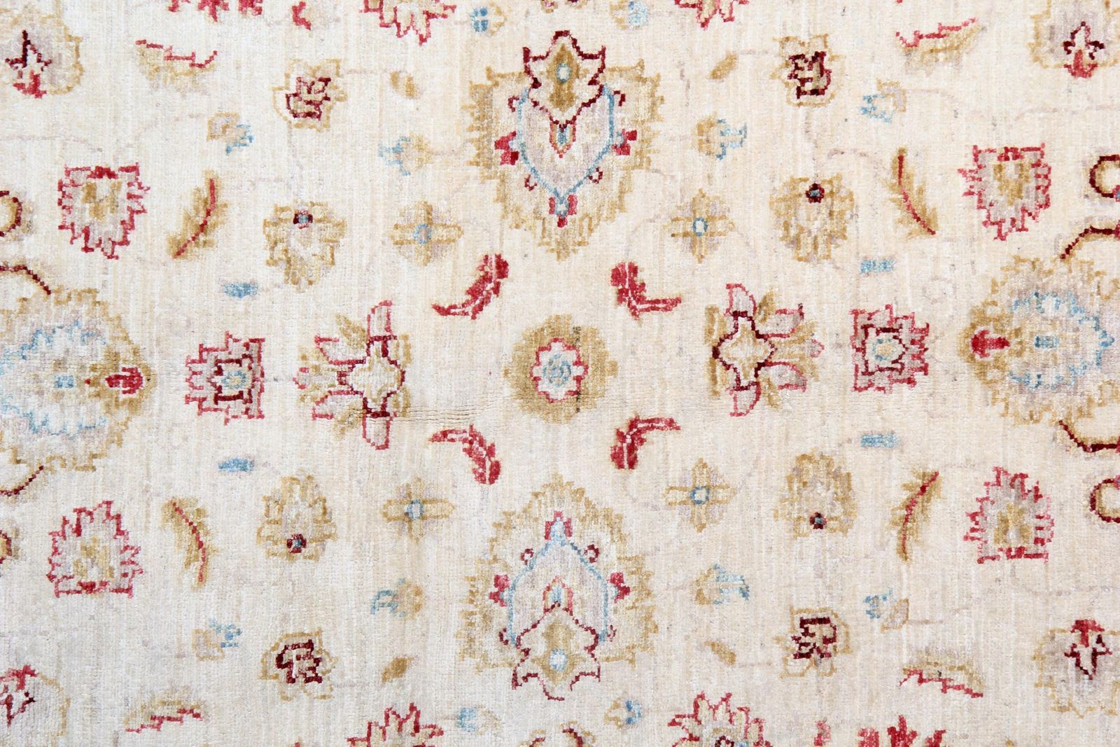 970.0 Cream Wool Area Rug, Handwoven Floral Carpet, Traditional Decor 190x128cm photo