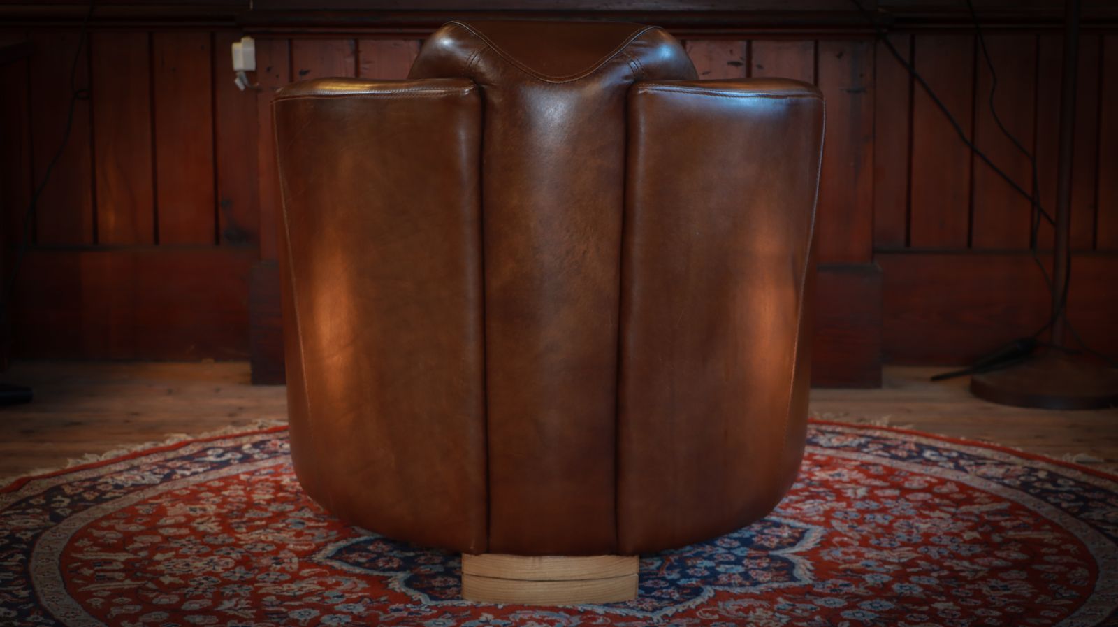 photo vinterior Superb Timothy Oulton Halo Mars Aviator Rocket Leather Club Armchair Cigar Brown
