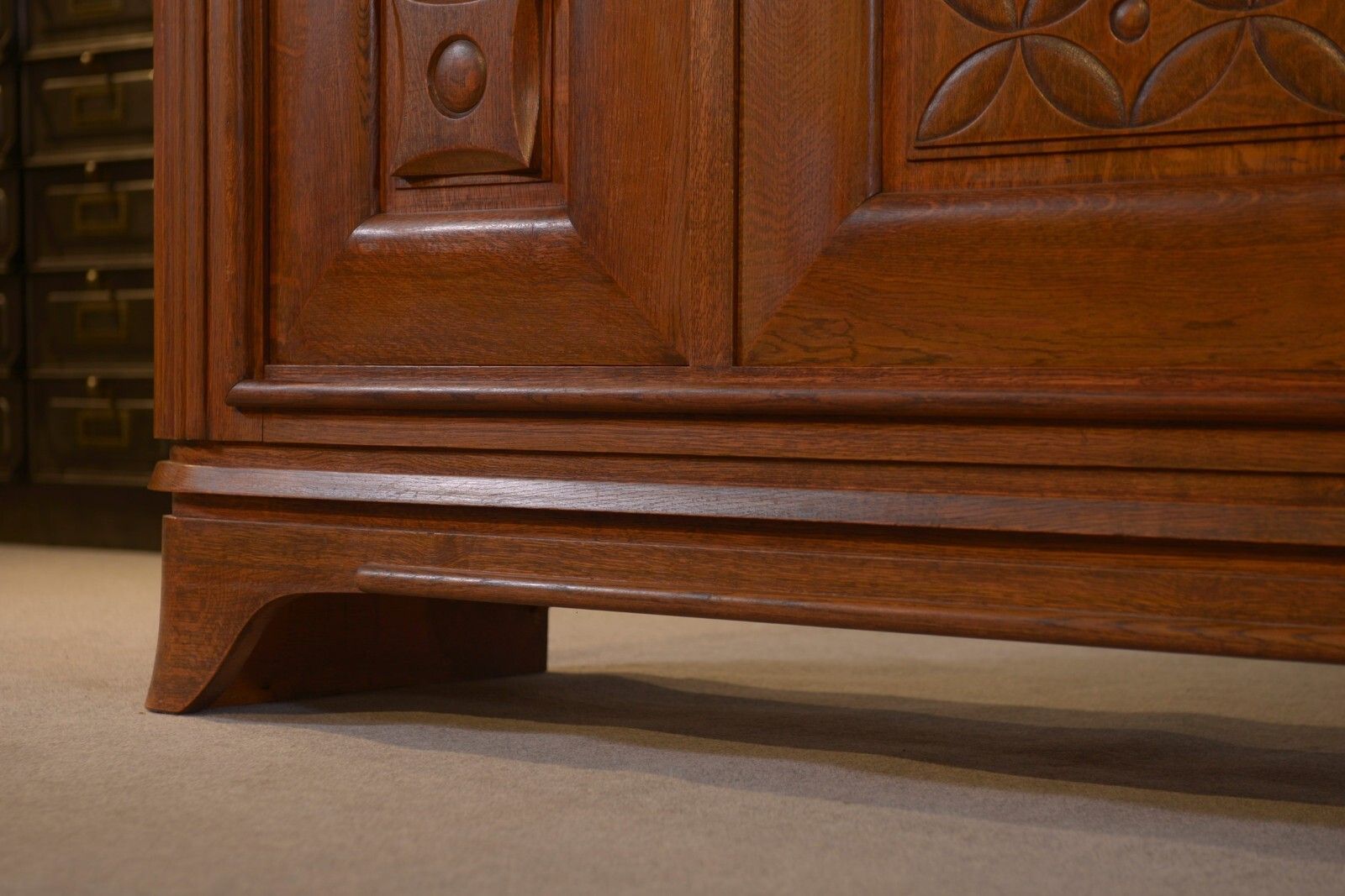 photo furniture 1950's Solid Oak 3 Door Sideboard Curved Feet