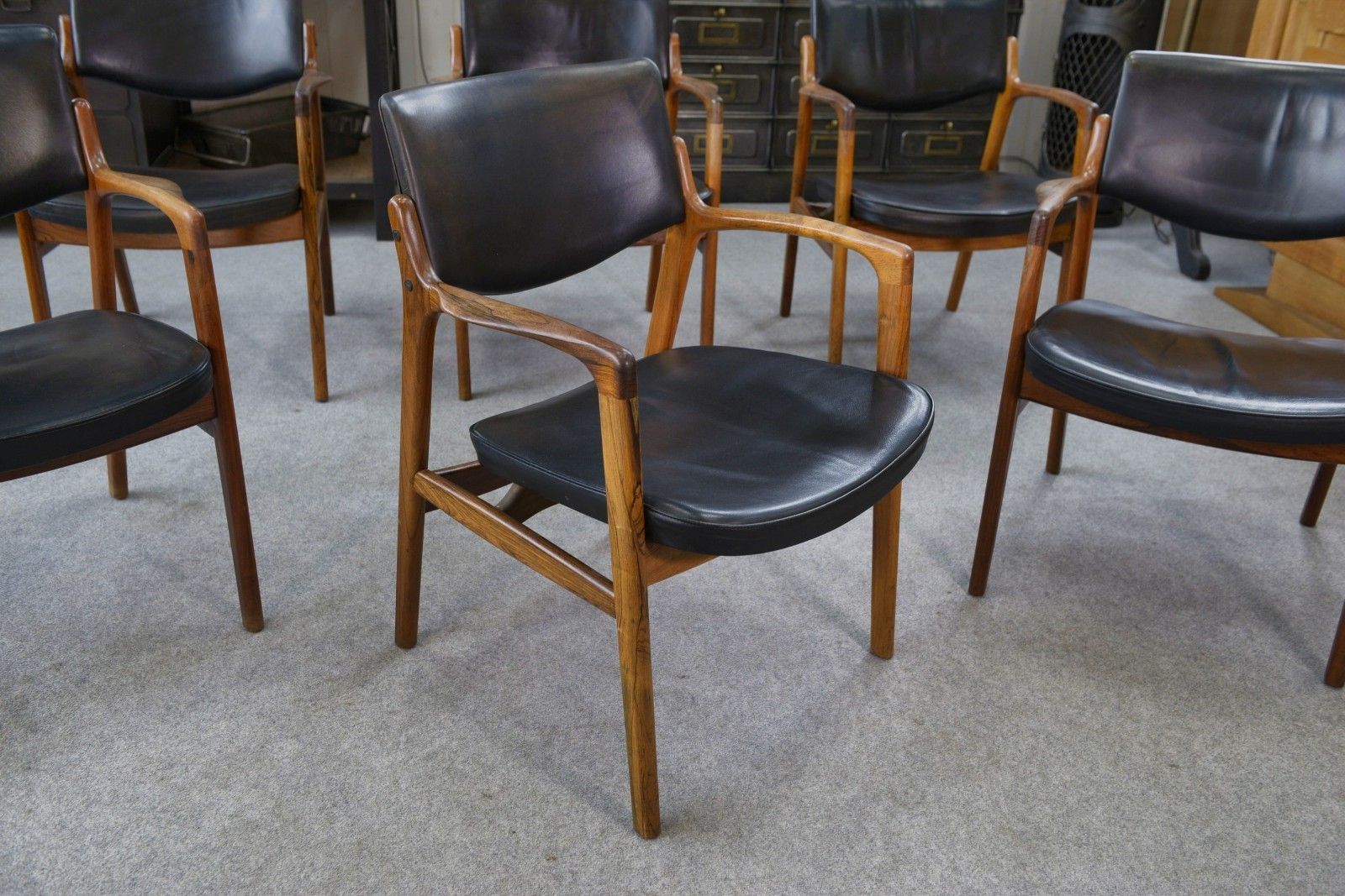 photo vintage Set Of 6 Scandinavian Leather And Rosewood Armchairs By Gondo Gravesen