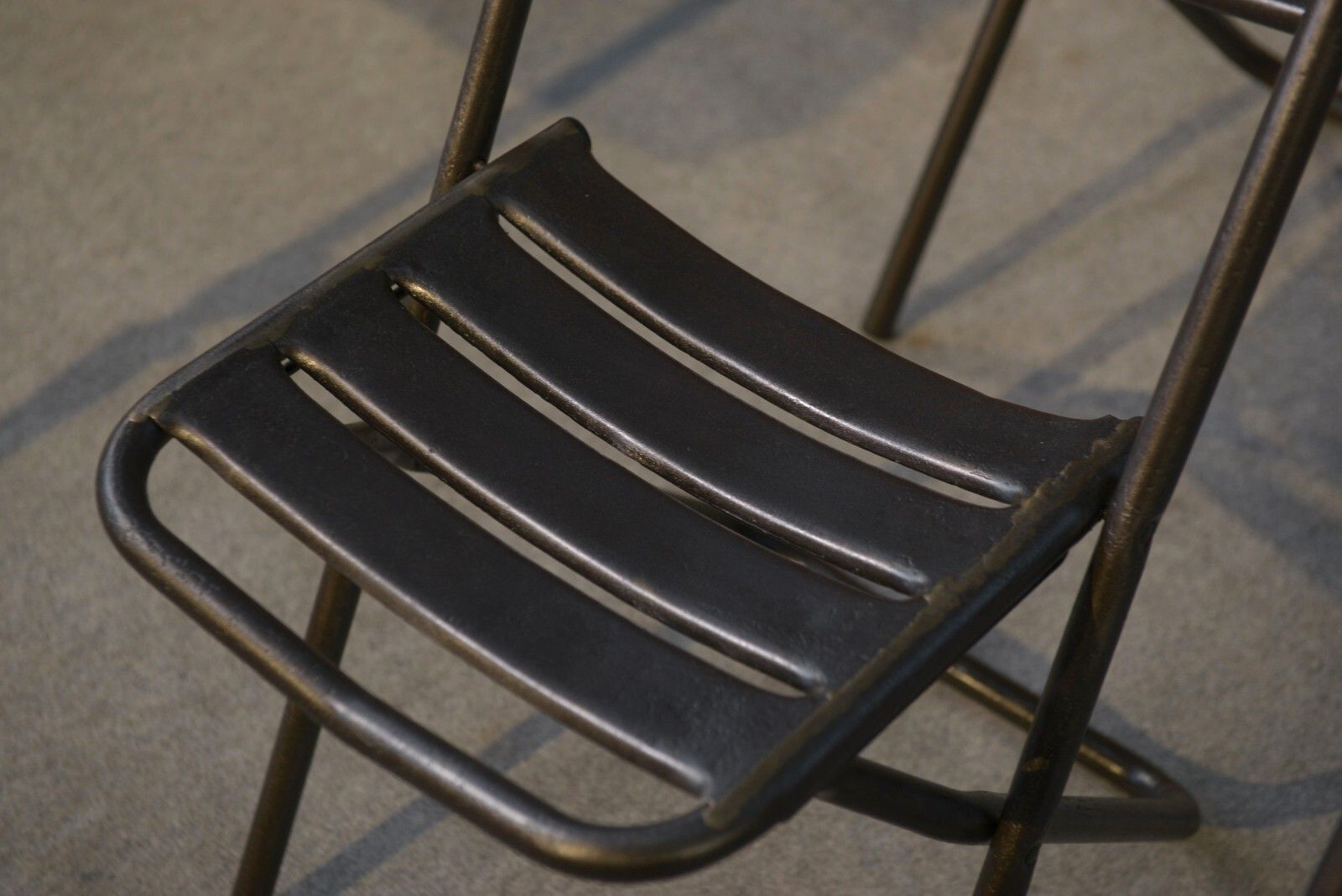 photo for sale Chaises Pliantes Industrielles Assemblage Par Brasure Travail Français Vers 1950