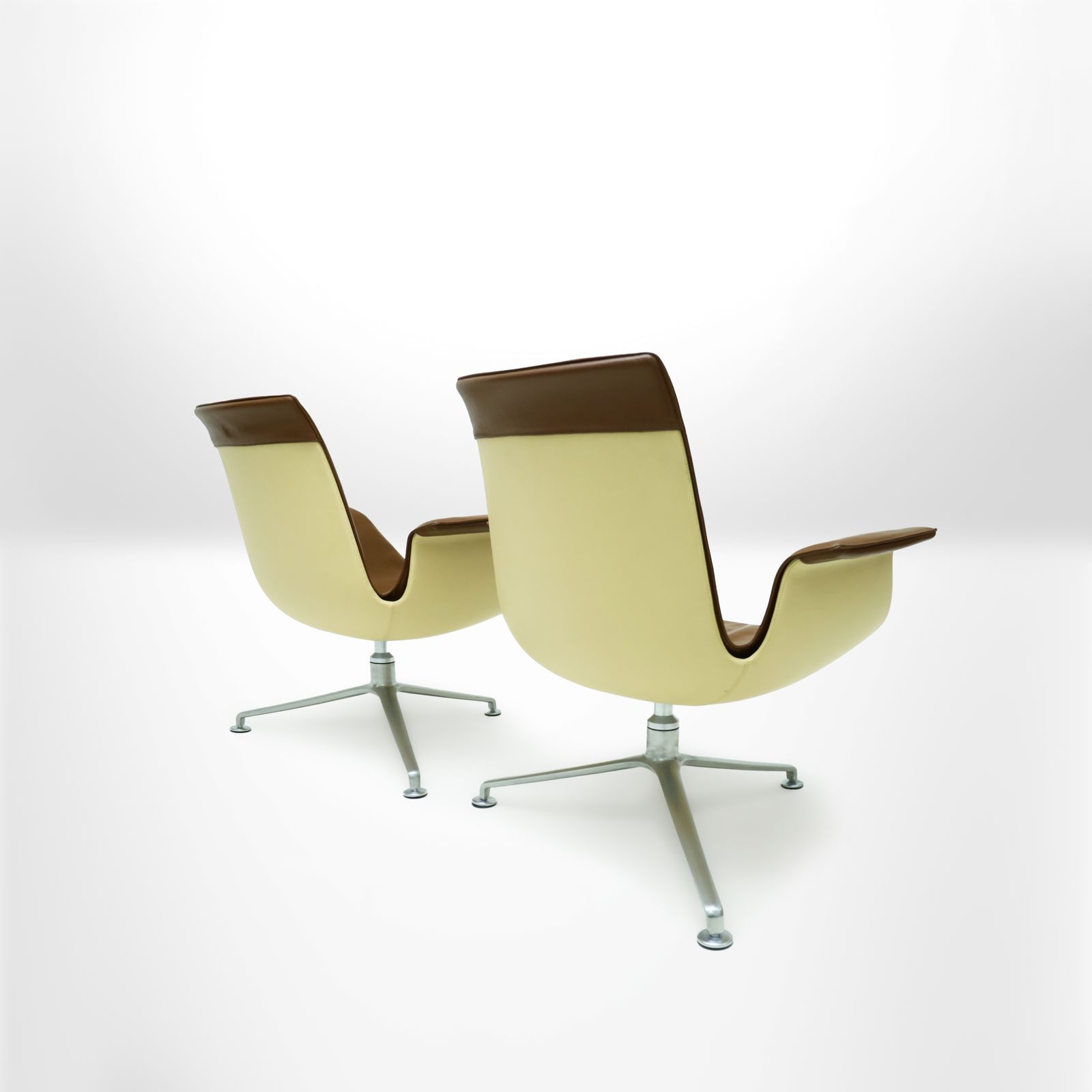 Preben Fabricius And Jorgen Kastlhom Two Tone Leather Fk Lounge Chairs For Walter Knoll photo for sale