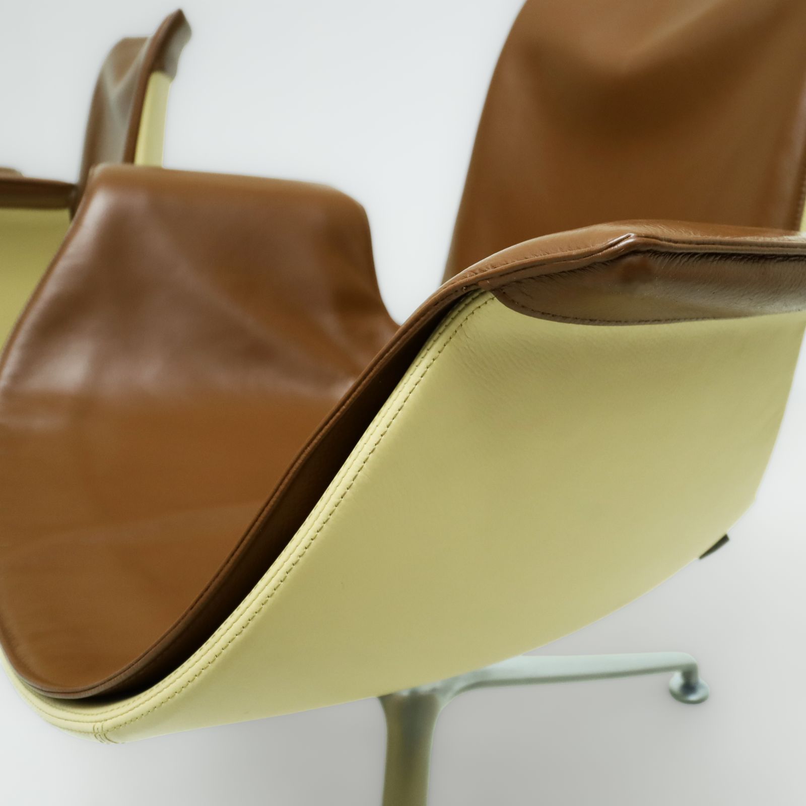 Preben Fabricius And Jorgen Kastlhom Two Tone Leather Fk Lounge Chairs For Walter Knoll photo buy