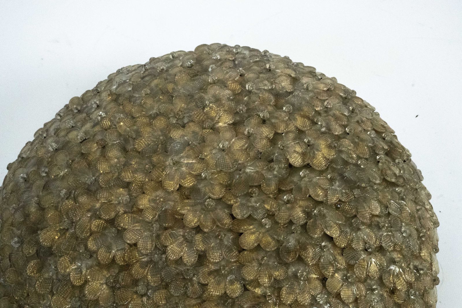 Seguso, Xlarge Mid Century Gold Murano Glass Flowers Ceiling Lamp. Italy 1940s photo Lighting