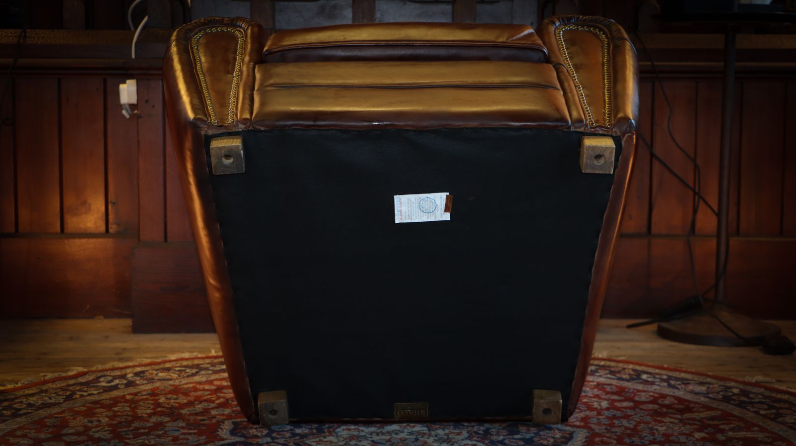 photo vintage Superb Timothy Oulton Flea Market Club Library Leather Armchair Antique Tobacco