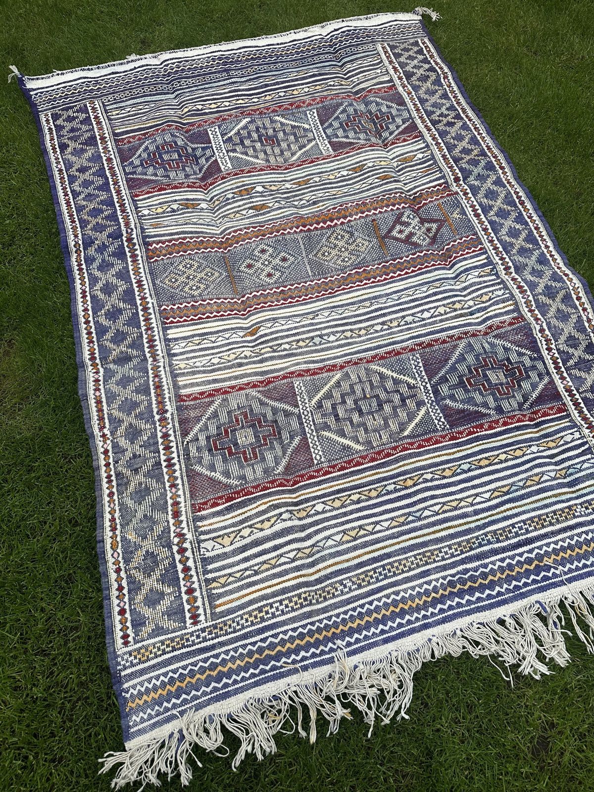 Nomadic Berber Handwoven Kilim Rug Tiflet photo furniture