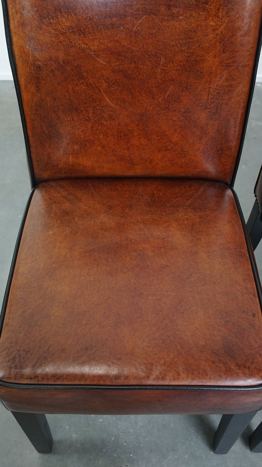 Luxurious Set Of 4 Comfortable Dining Chairs Made Of Sheepskin Finished With Black Piping photo vinterior