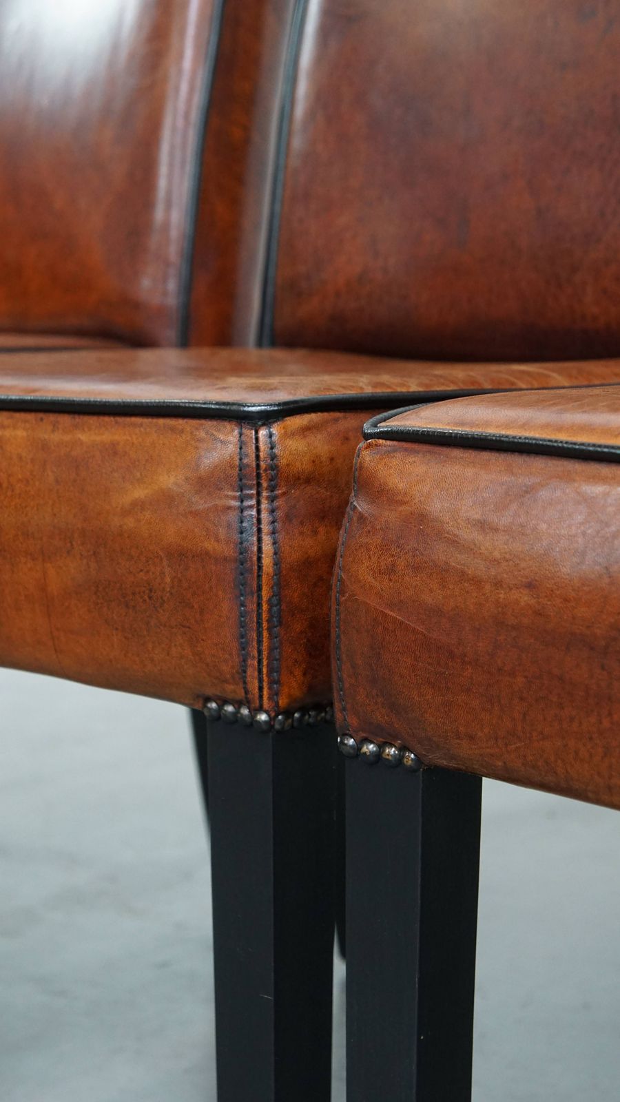 2119.0 Luxurious Set Of 4 Comfortable Dining Chairs Made Of Sheepskin Finished With Black Piping photo