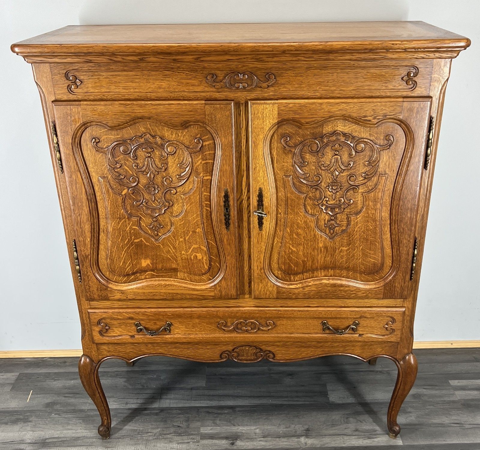 Cabinet Vintage French Louis Oak Carved 2 Doors Cupboard Drawer & Key Lot 4498