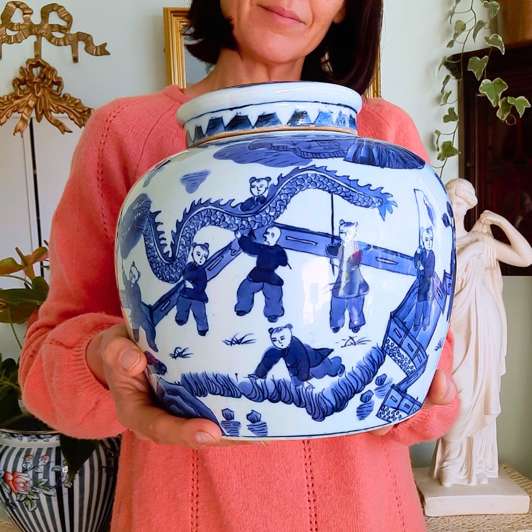 Huge Blue And White Chinese Ming Style Ginger Jar H 7.2'' , Chinese Blue And White Chinese Dragon Procession Lidded Jar, Big Chinoiserie Jar