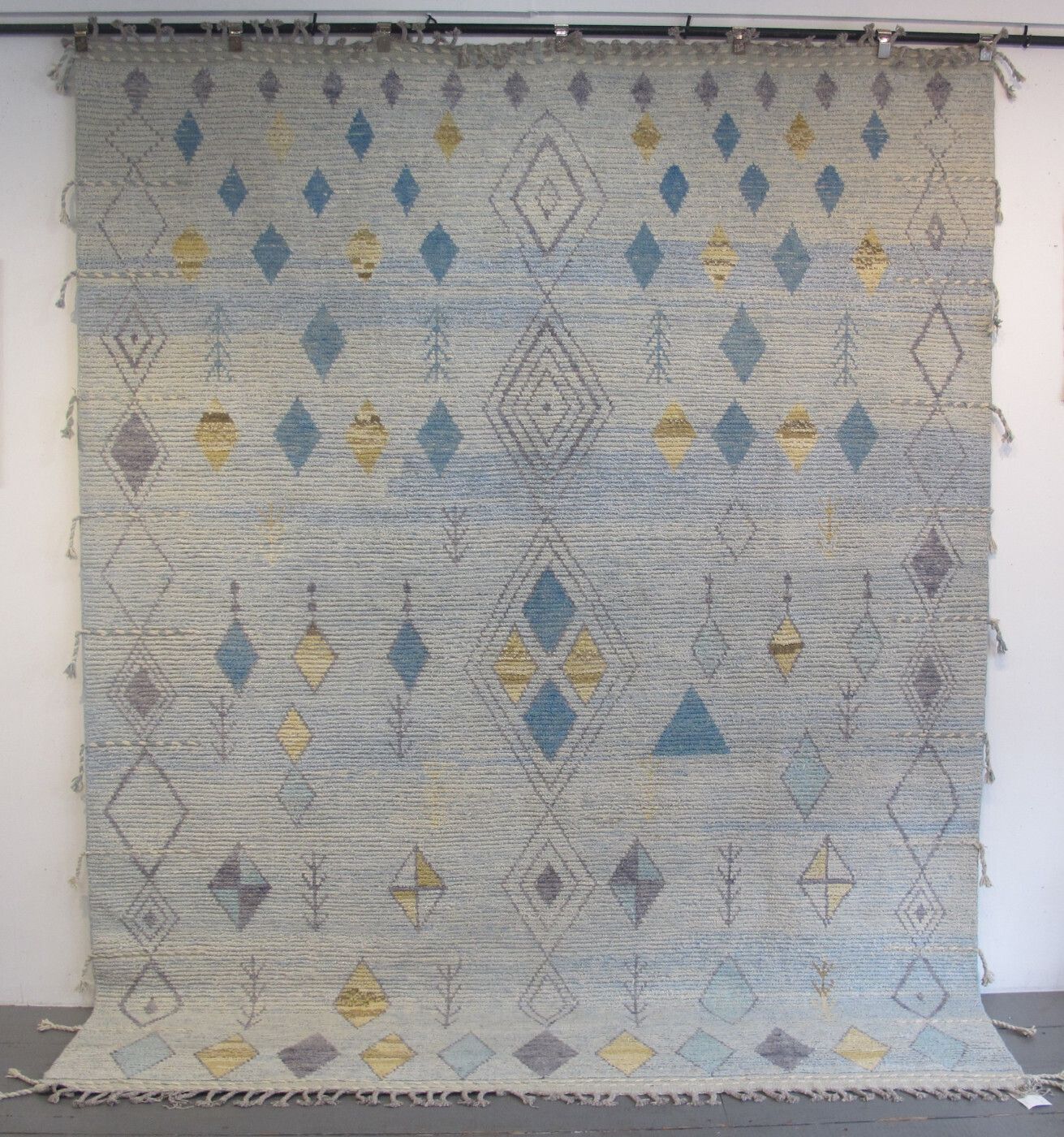 Contemporary Wool Carpet, 3.00m X 2.50m