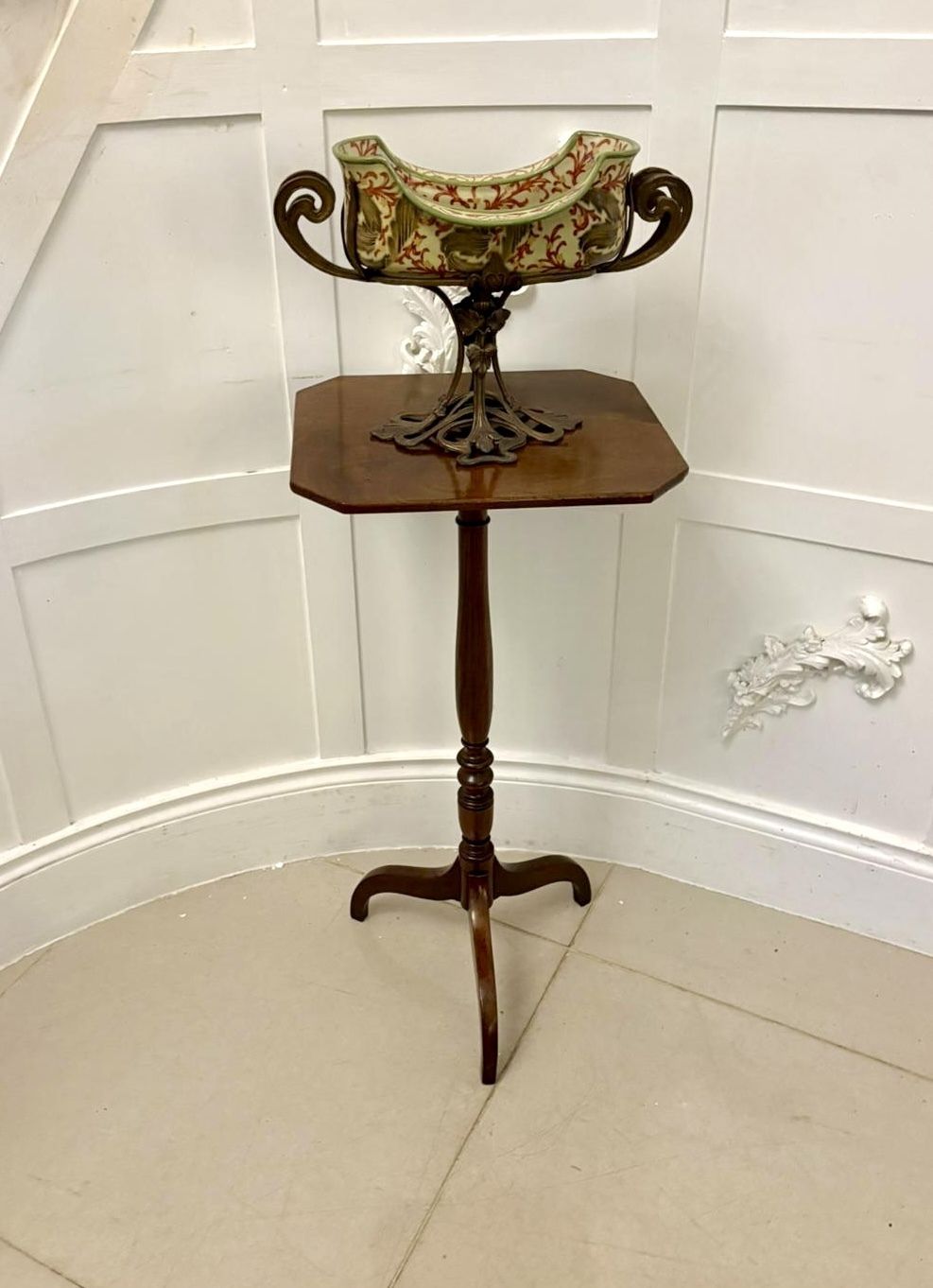 Elegant Antique Quality Mahogany Tripod Occasional Table photo Furniture