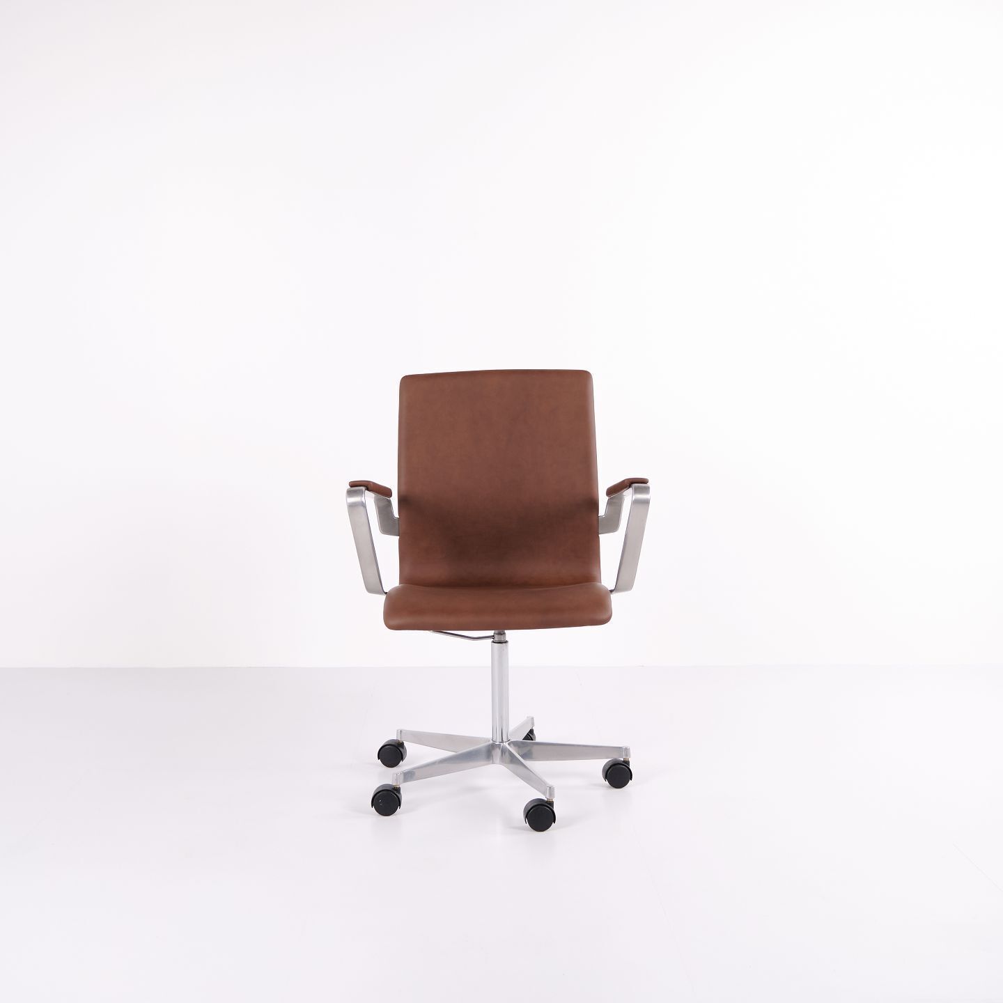 Oxford Classic Office Chair   Model 3291   Brown Leather   Arne Jacobsen   Fritz Hansen