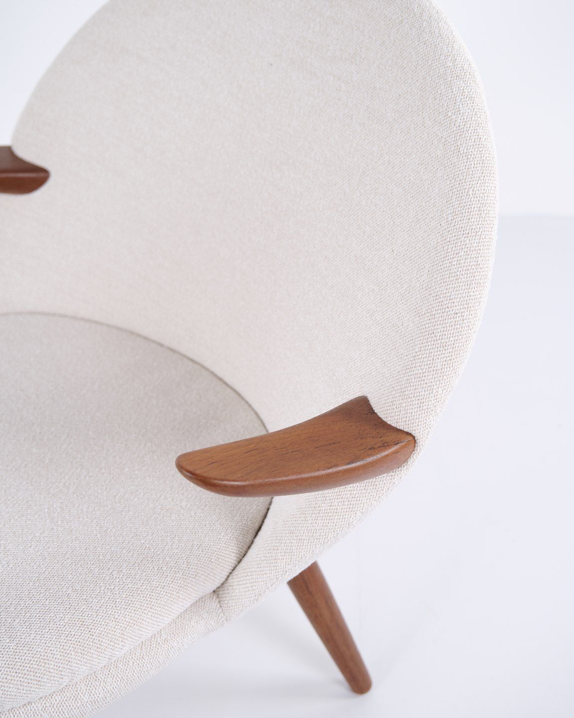 Armchair   Teak & Light Fabric   Kurt Olsen   Glostrup Furniture Factory   1960s photo vinterior