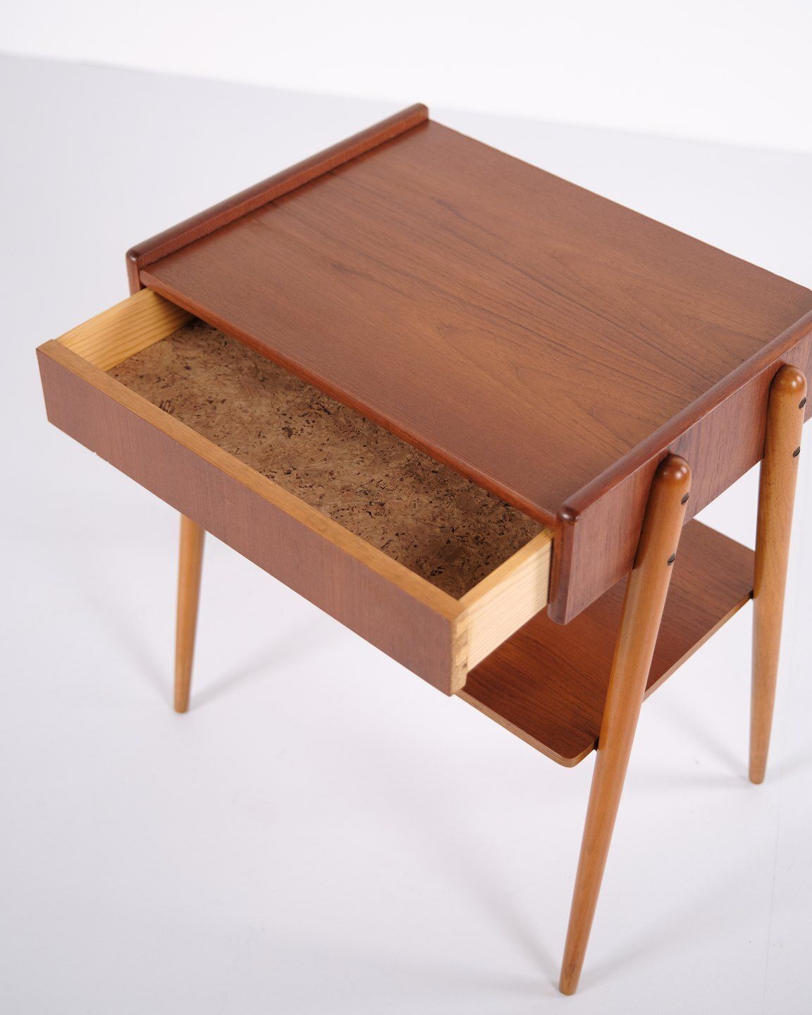 Side/Bedside Table   Teak   Ab Carlström & Co Furniture Factory   Sweden   1950s Good Condition photo vintage
