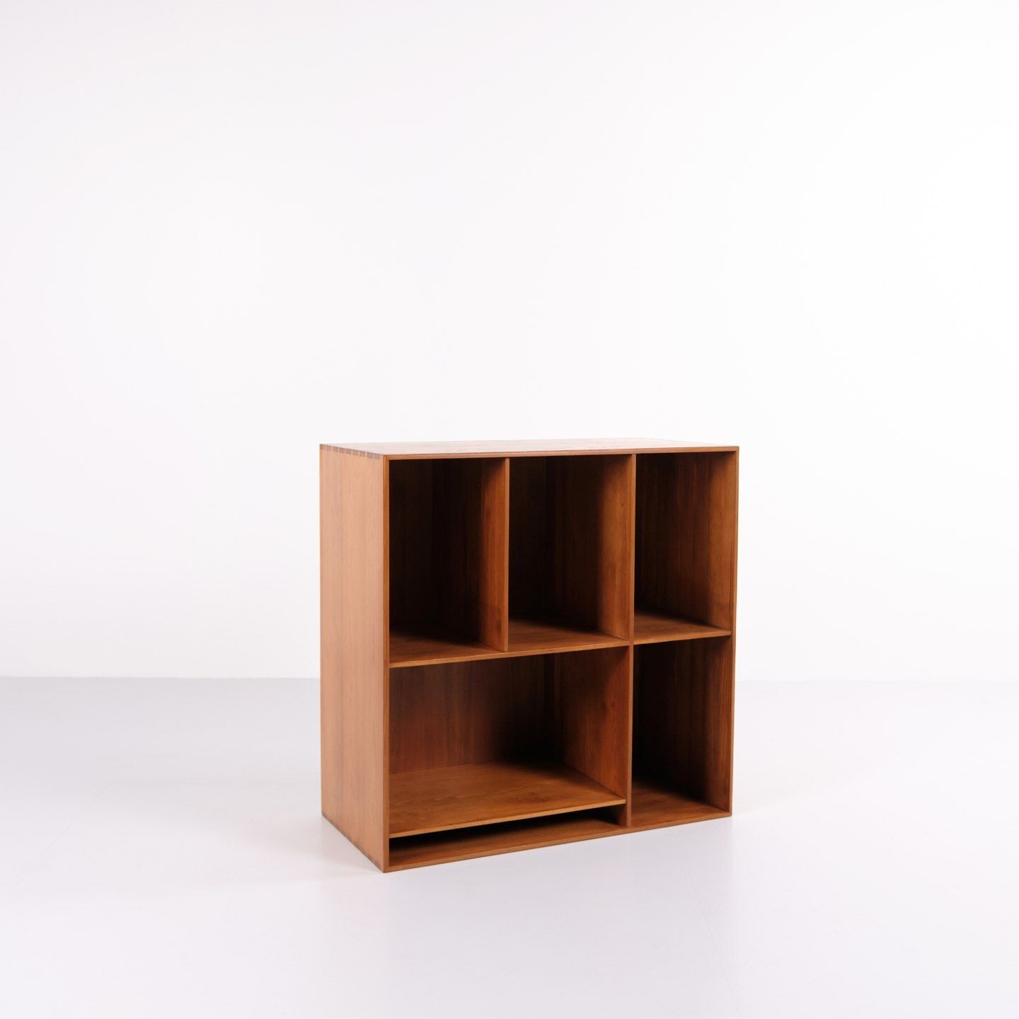 Bookcase   Oregon Pine   Mogens Koch   Rud. Rasmussen   1970s photo Furniture