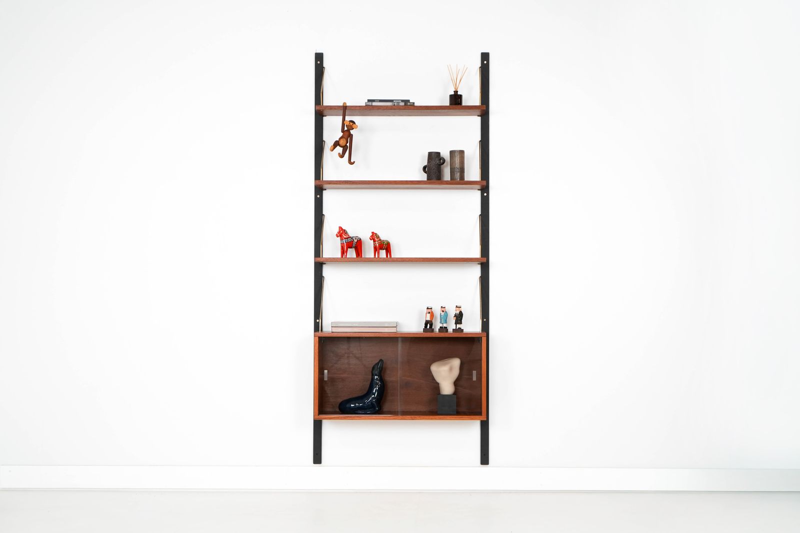 Teakhouten Wandkast, Deens Design, Jaren 1960, Productie: Denemarken photo furniture