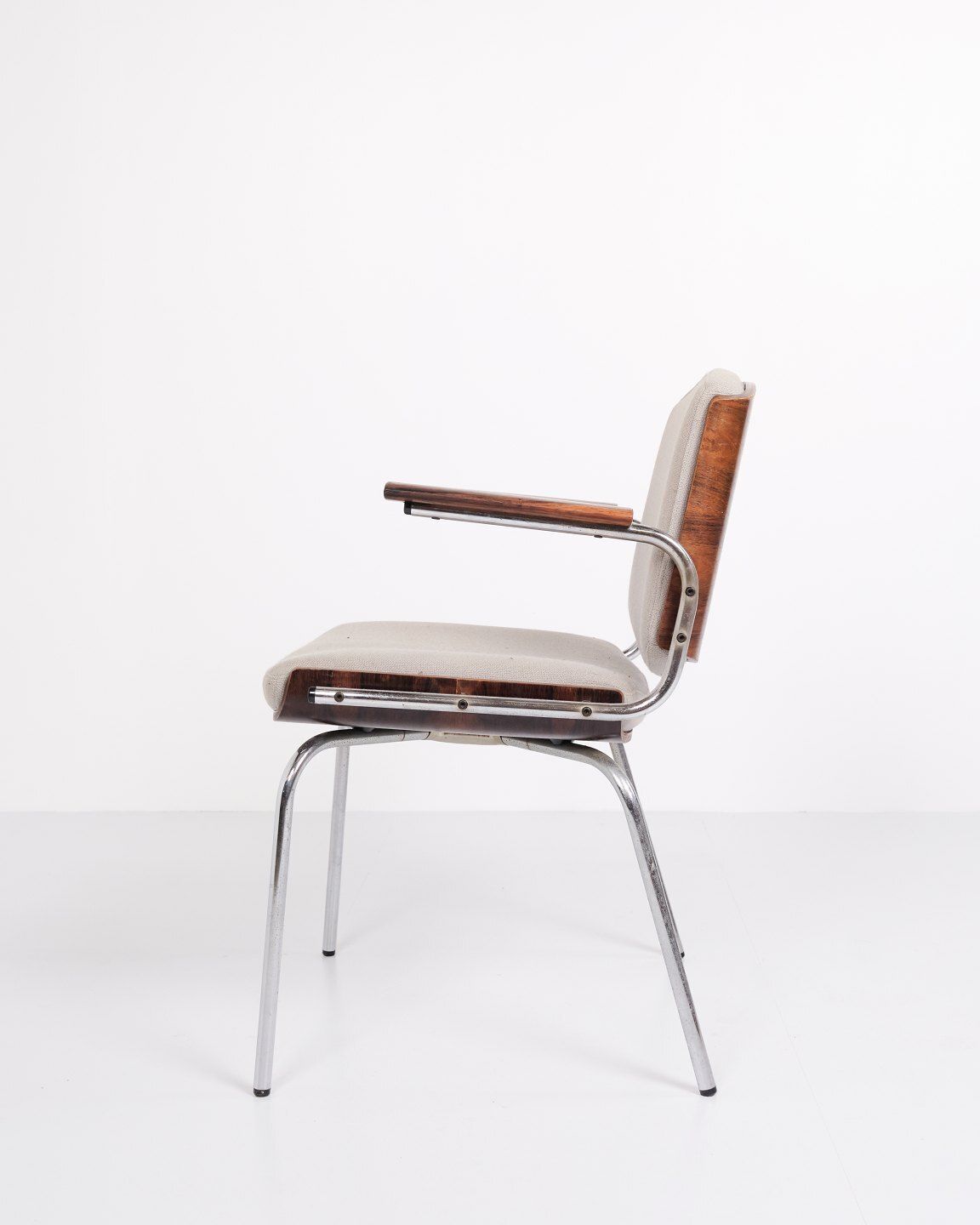Set Of Four Conference Chairs   Rosewood & Light Grey Fabric   Duba   1960s photo vinterior