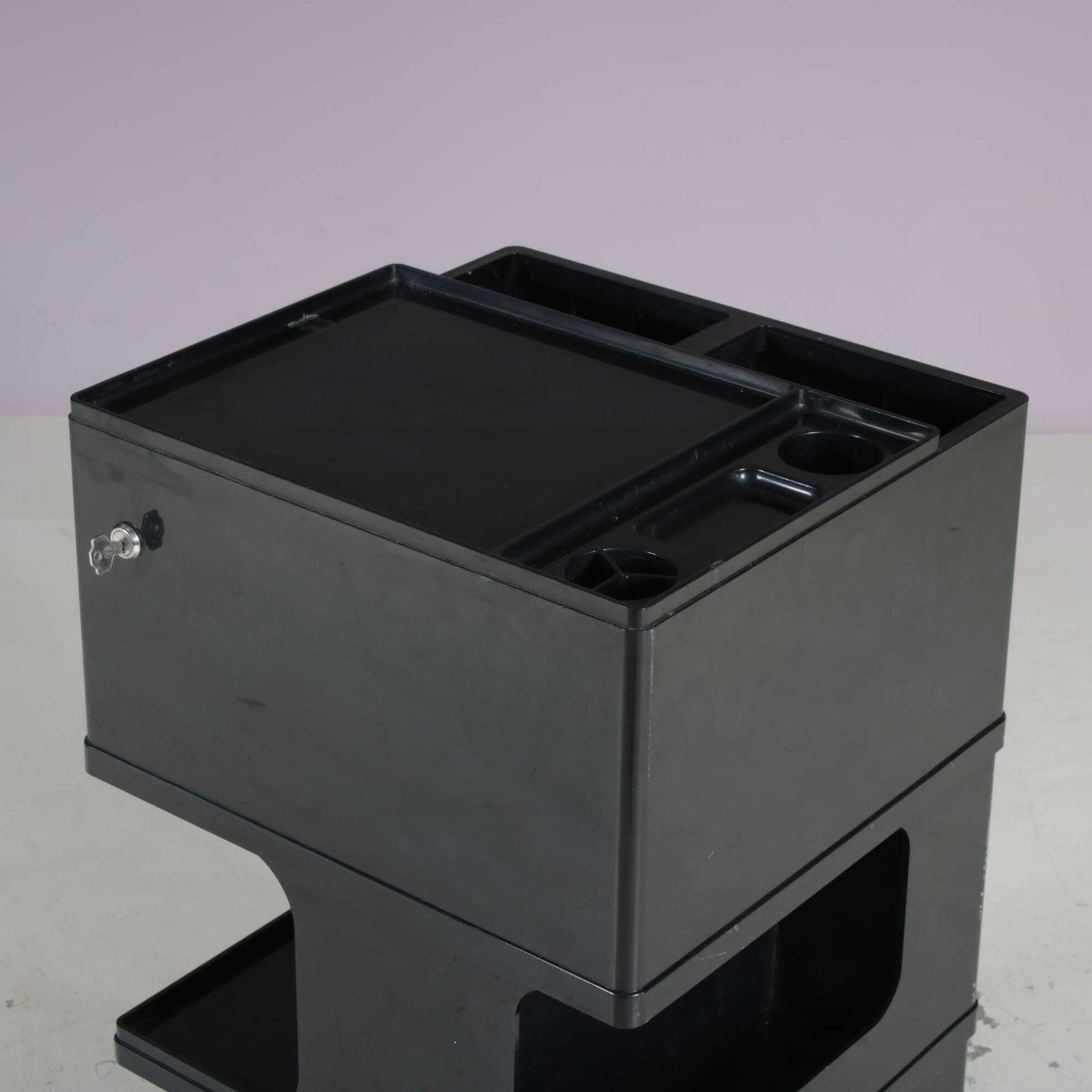 1970s Black Plastic Trolley By Giovanni Pelis For Stile Neolt, Italy photo vinterior