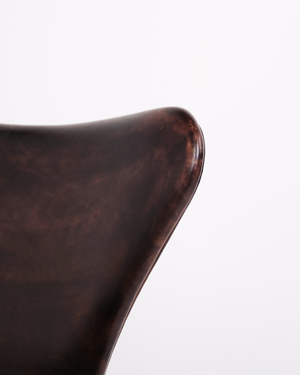 Set Of Six Seven Chairs   Model 3107   Seven Chair   Patinated Brown Leather   Arne Jacobsen   Fritz Hansen photo 3895.0