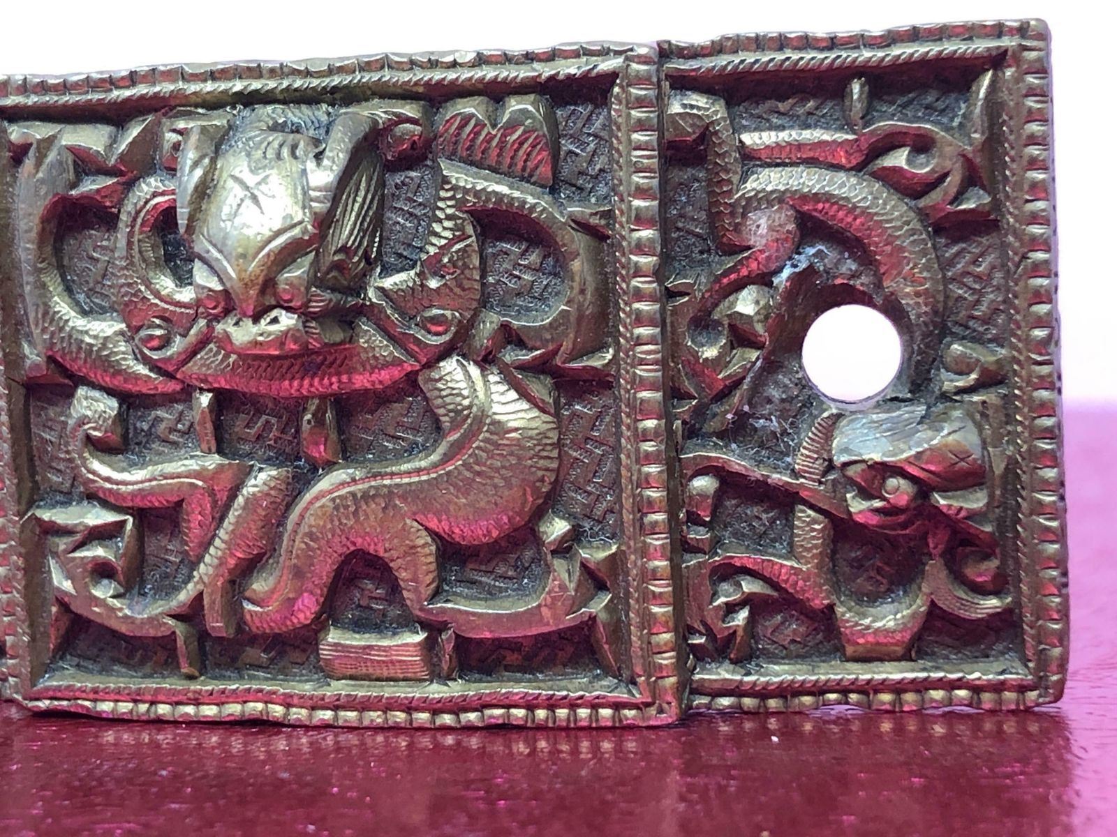 Gordelgesp China, Chinese bronzen draak gordelgesp - Daigou kledinghaak - Boeddhistische draak in reliëf - Oosters metaalwerk photo buy