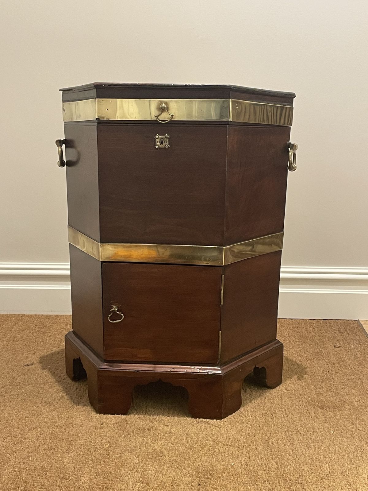 Georgian Mahogany Cellarette