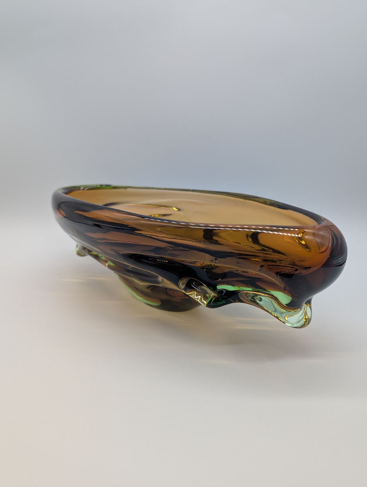 Skrdlovice Art Glass Bowl Or Jardinière – Green & Cinnamon Amber, Attributed To Jan Beránek (1950s–60s) photo for sale