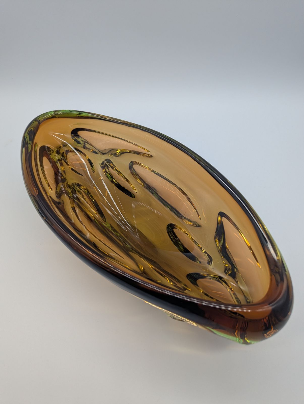 photo for sale Skrdlovice Art Glass Bowl Or Jardinière – Green & Cinnamon Amber, Attributed To Jan Beránek (1950s–60s)