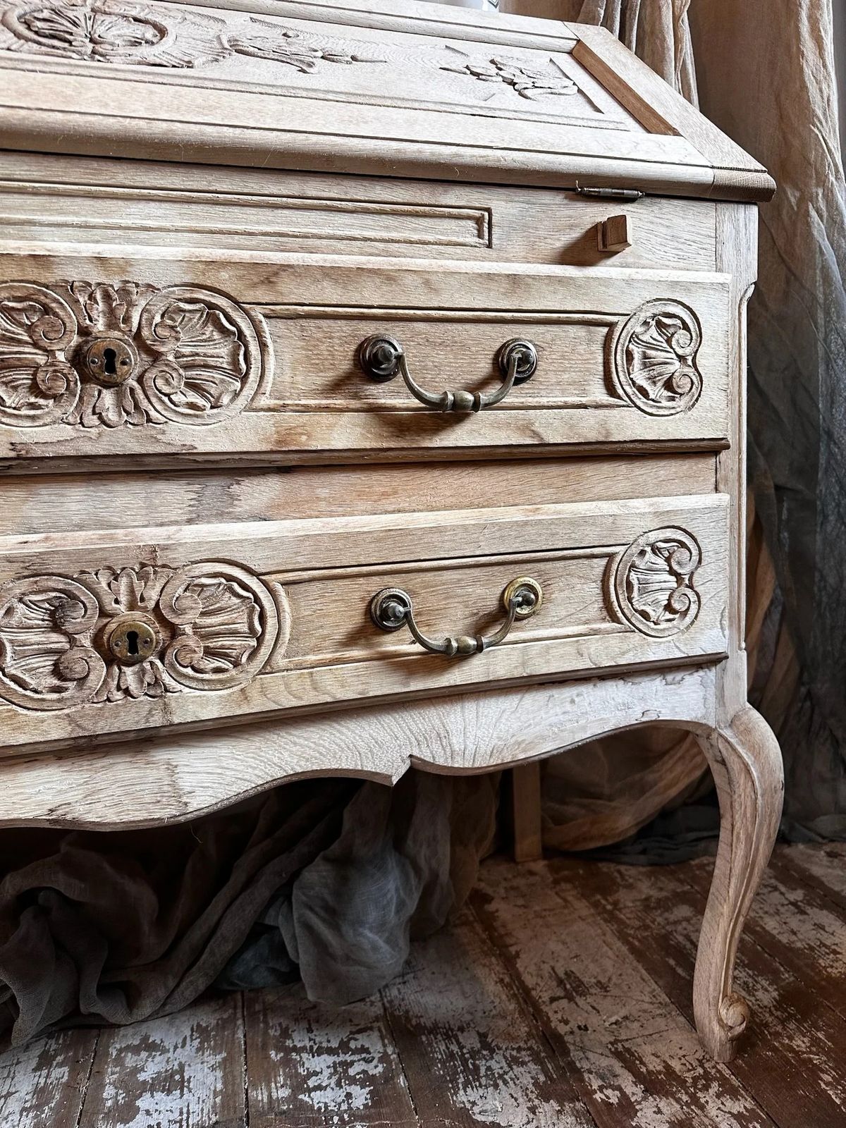 French Bleached Oak Louis XV Secretaire, C1950 photo 413.0