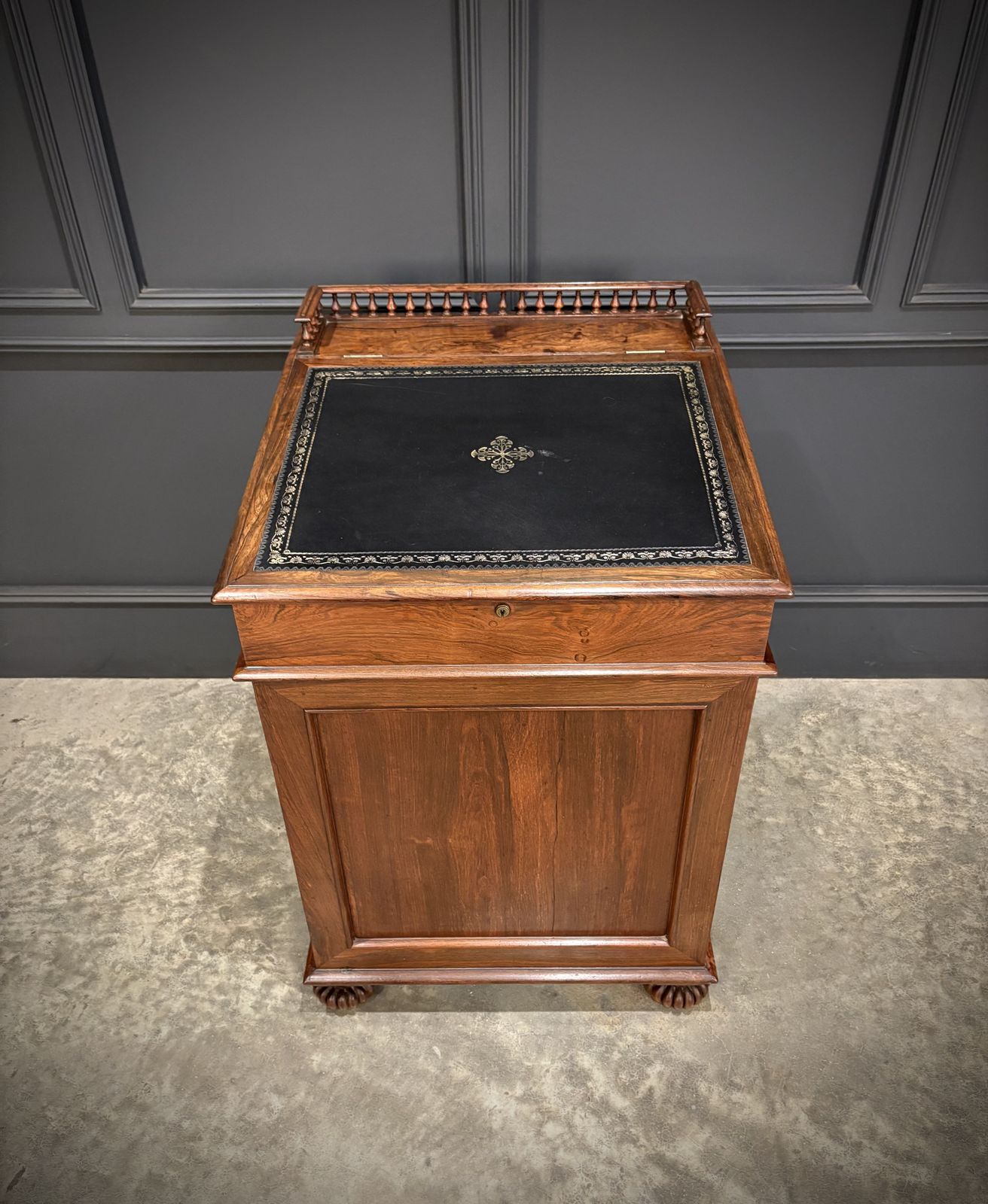 photo for sale Large 19th Century Rosewood Davenport Desk