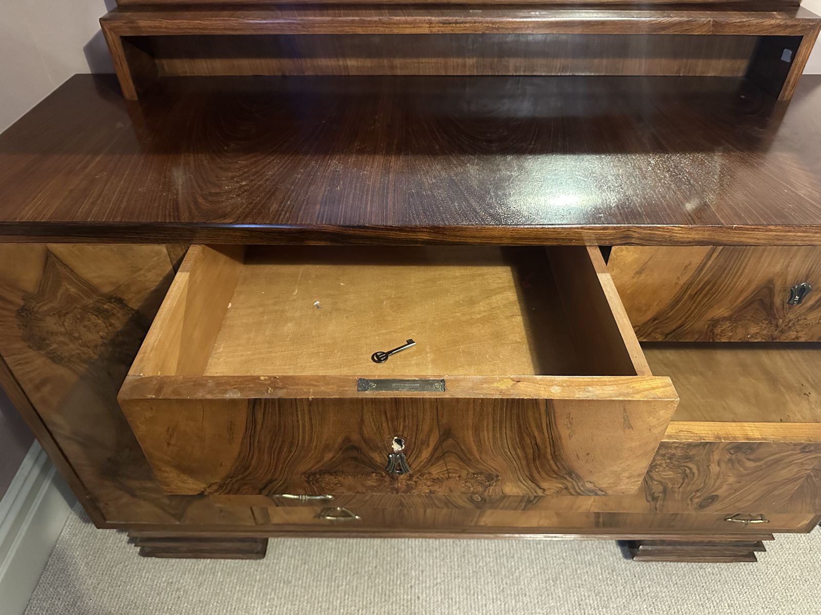 Italian Art Deco Rosewood Drawers & Mirror With Walnut Bookmatch Veneer photo Furniture