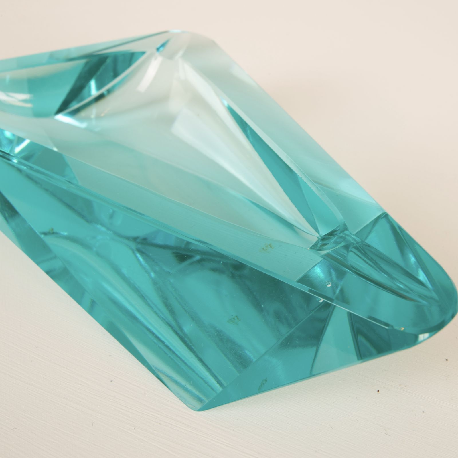 photo furniture Fontana Arte Italia Style Blue Crystal Ashtray From The 1970s.