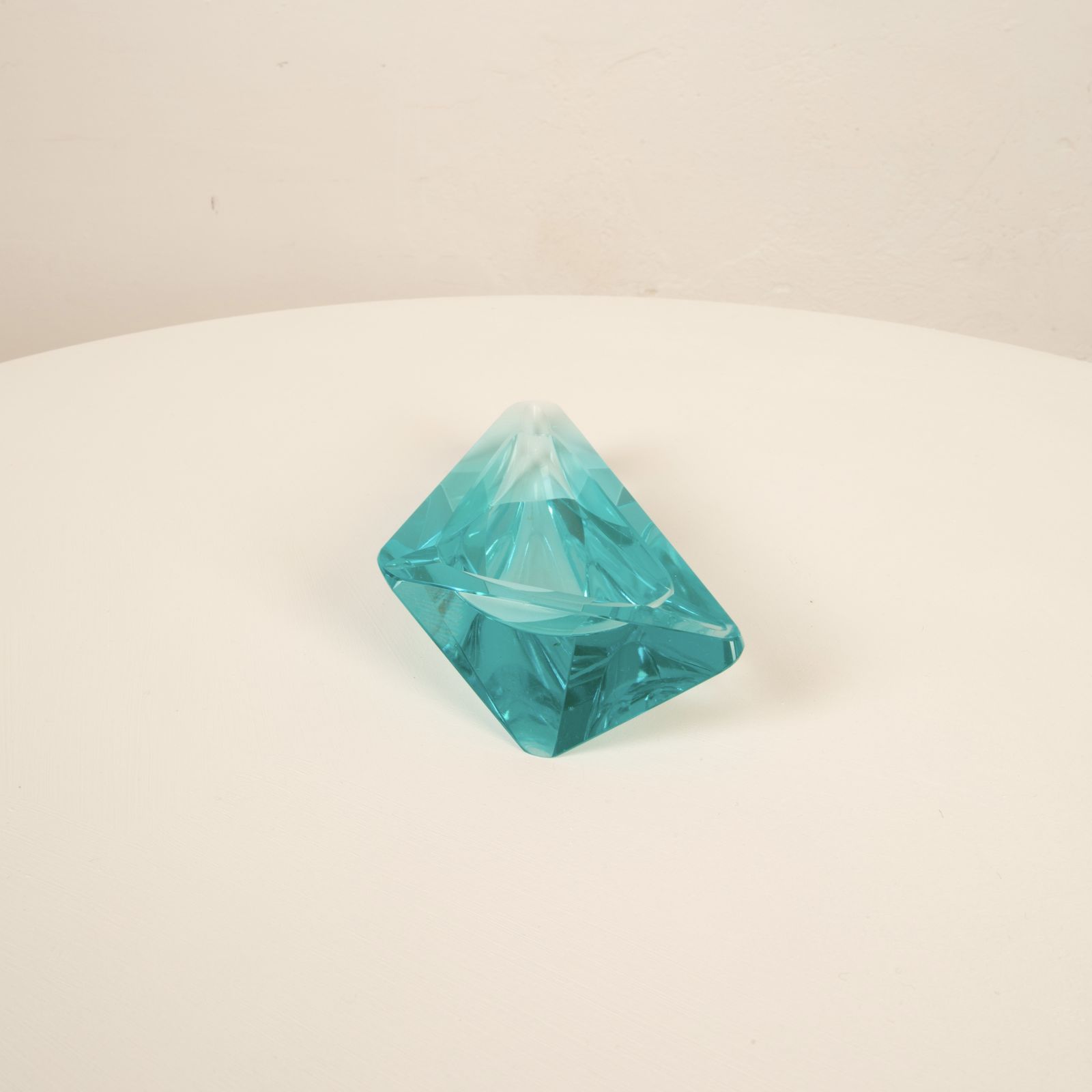 photo for sale Fontana Arte Italia Style Blue Crystal Ashtray From The 1970s.