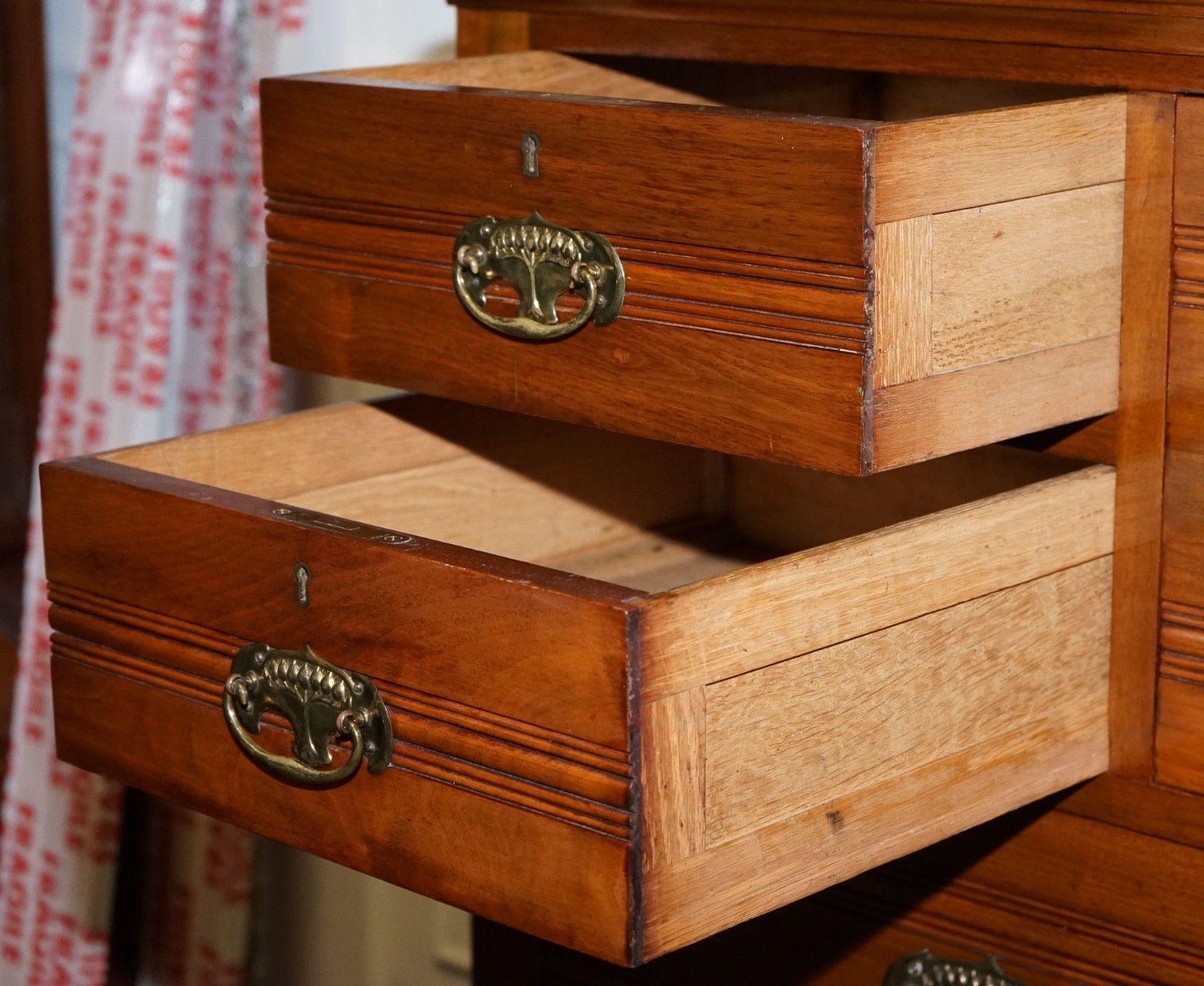 850.0 Antique 1904 Arts & Crafts Period Chest Of Drawers Made By Harris Lebus photo