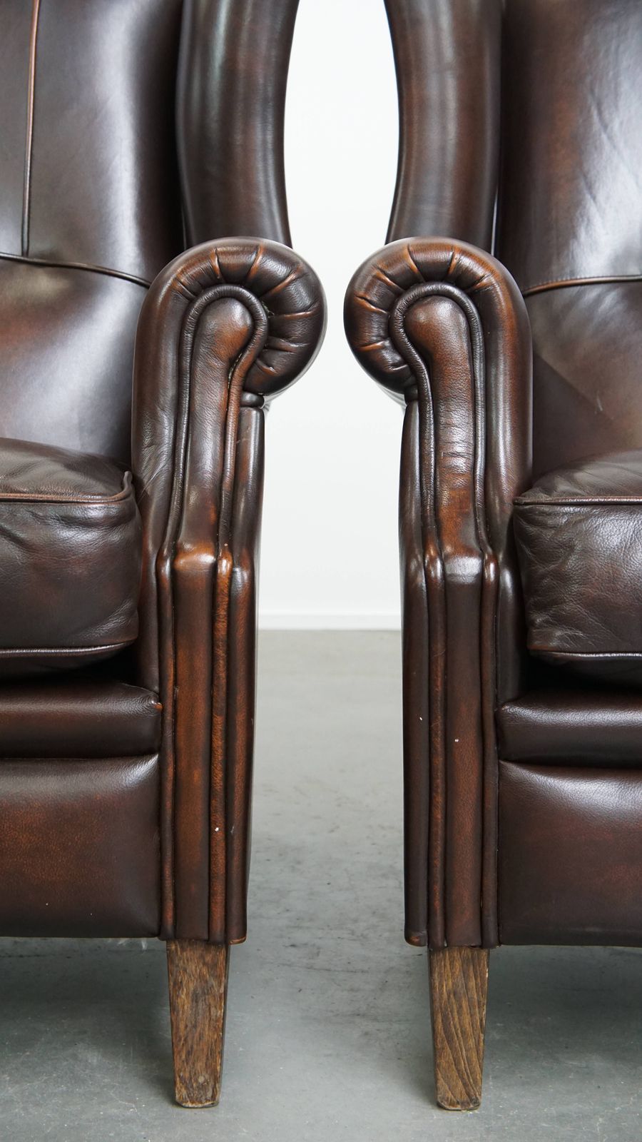 photo for sale Comfortable And Very Beautiful Set Of 2 English Style Cowhide Wing Chairs With A Luxurious Finish