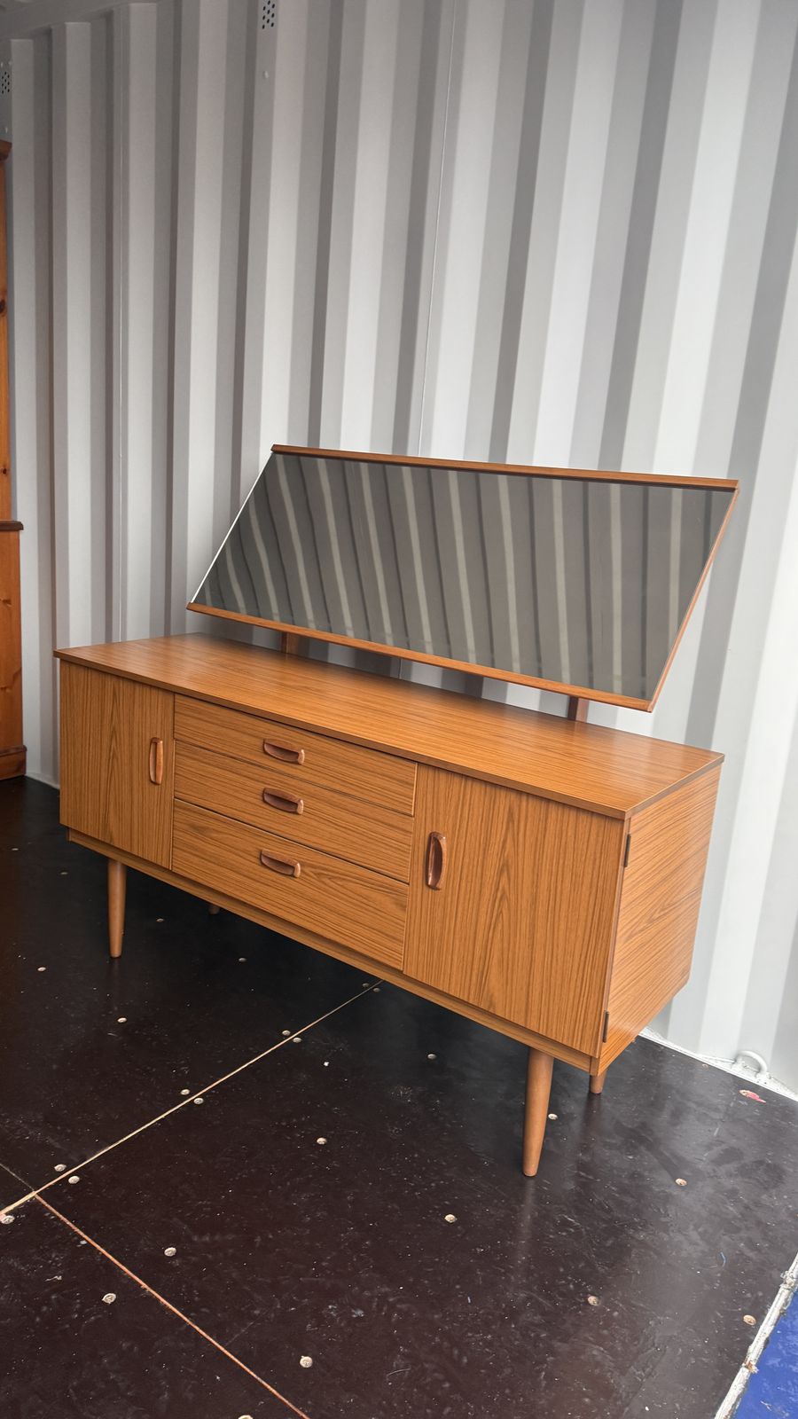 Mid Century Teak Dresser By Schreiber (Made In Great Britain C.1960s 70s)