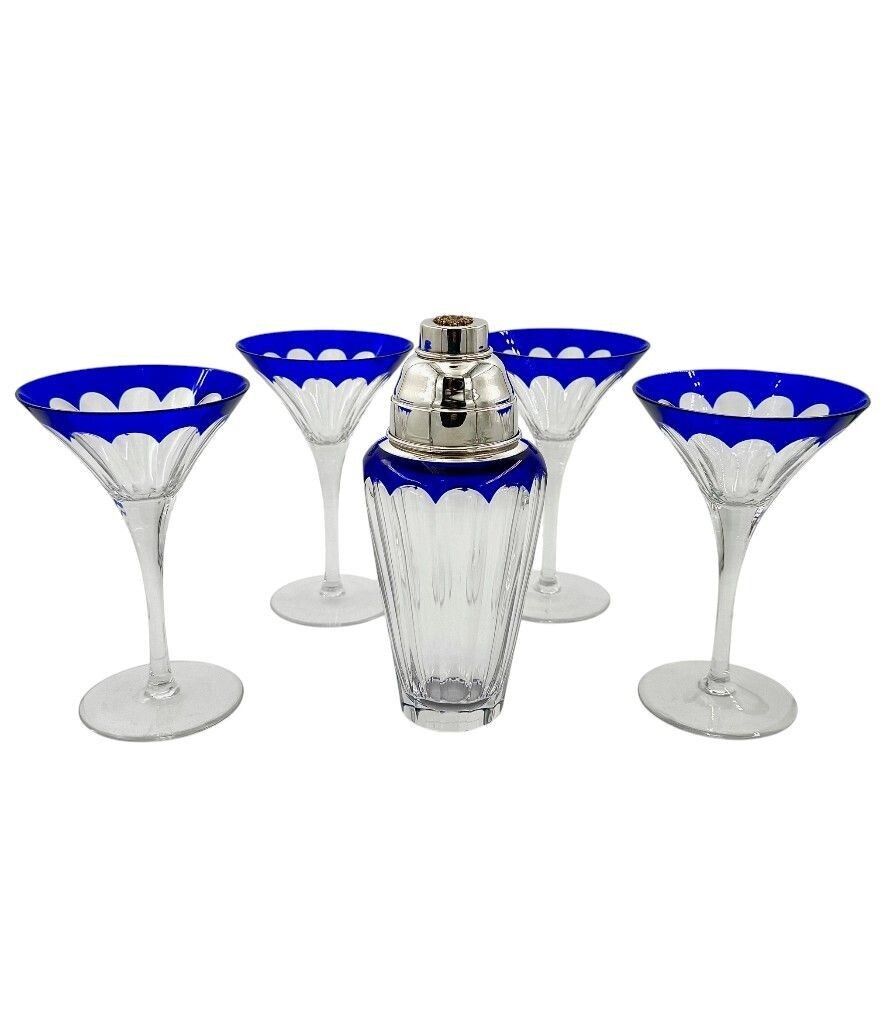 photo vintage A Faberge Crystal "Grand Duke" Cocktail Set With Silver Plated Cocktail Shaker And 4 Glasses